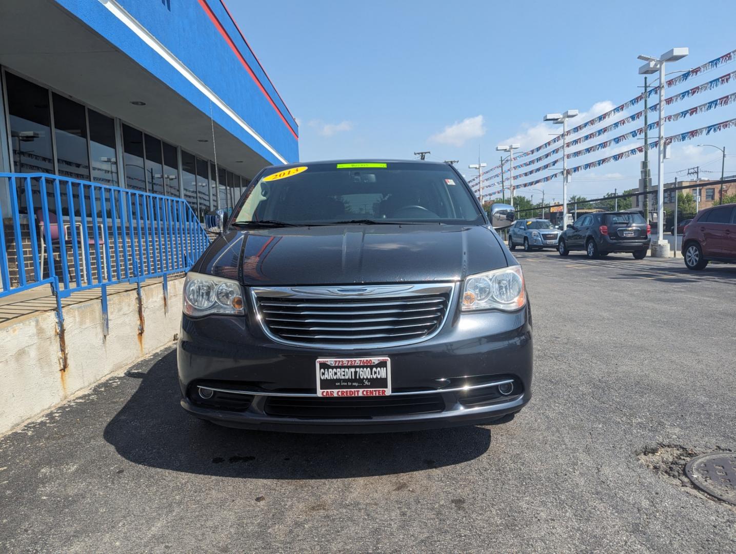 2013 GRAY Chrysler Town and Country Touring-L (2C4RC1CG8DR) with an 3.6L V6 DOHC 24V engine, 6-Speed Automatic transmission, located at 7600 S Western Ave., Chicago, IL, 60620, (773) 918-3980, 0.000000, 0.000000 - Photo#2