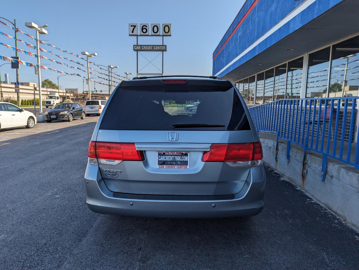 2008 SILVER Honda Odyssey EX (5FNRL38468B) with an 3.5L V6 SOHC 24V engine, 5-Speed Automatic Overdrive transmission, located at 7600 S Western Ave., Chicago, IL, 60620, (773) 918-3980, 0.000000, 0.000000 - Photo#3