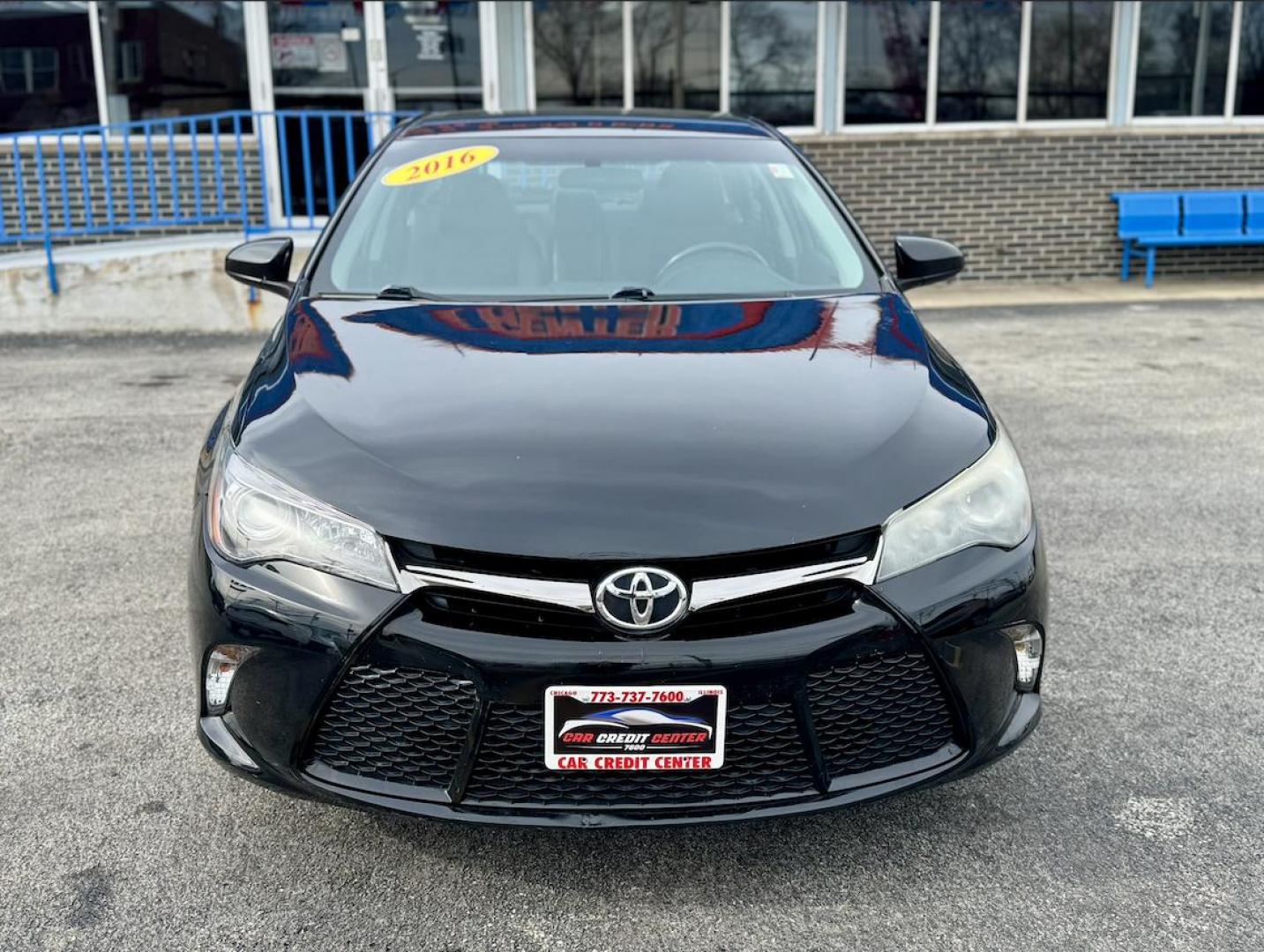 2016 BLACK Toyota Camry SE (4T1BF1FK0GU) with an 2.5L L4 DOHC 16V engine, 6-Speed Automatic transmission, located at 7600 S Western Ave., Chicago, IL, 60620, (773) 918-3980, 0.000000, 0.000000 - Photo#1