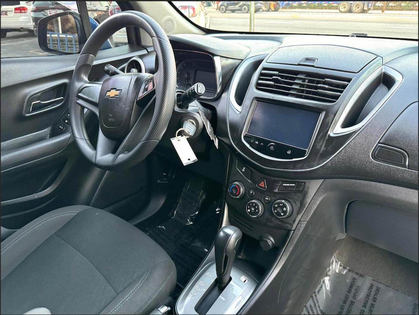 2016 BLUE Chevrolet Trax LS FWD (KL7CJKSB0GB) with an 1.4L L4 DOHC 16V engine, 6A transmission, located at 7600 S Western Ave., Chicago, IL, 60620, (773) 918-3980, 0.000000, 0.000000 - Photo#8