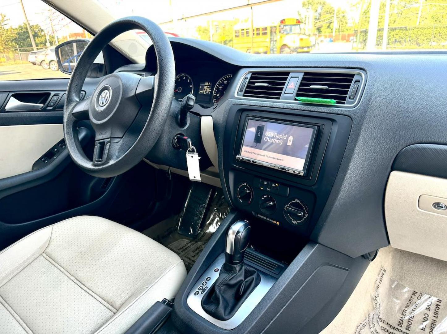 2014 WHITE Volkswagen Jetta SE (3VWD17AJ3EM) with an 1.8L L4 DOHC 20V engine, located at 7600 S Western Ave., Chicago, IL, 60620, (773) 918-3980, 0.000000, 0.000000 - Photo#7