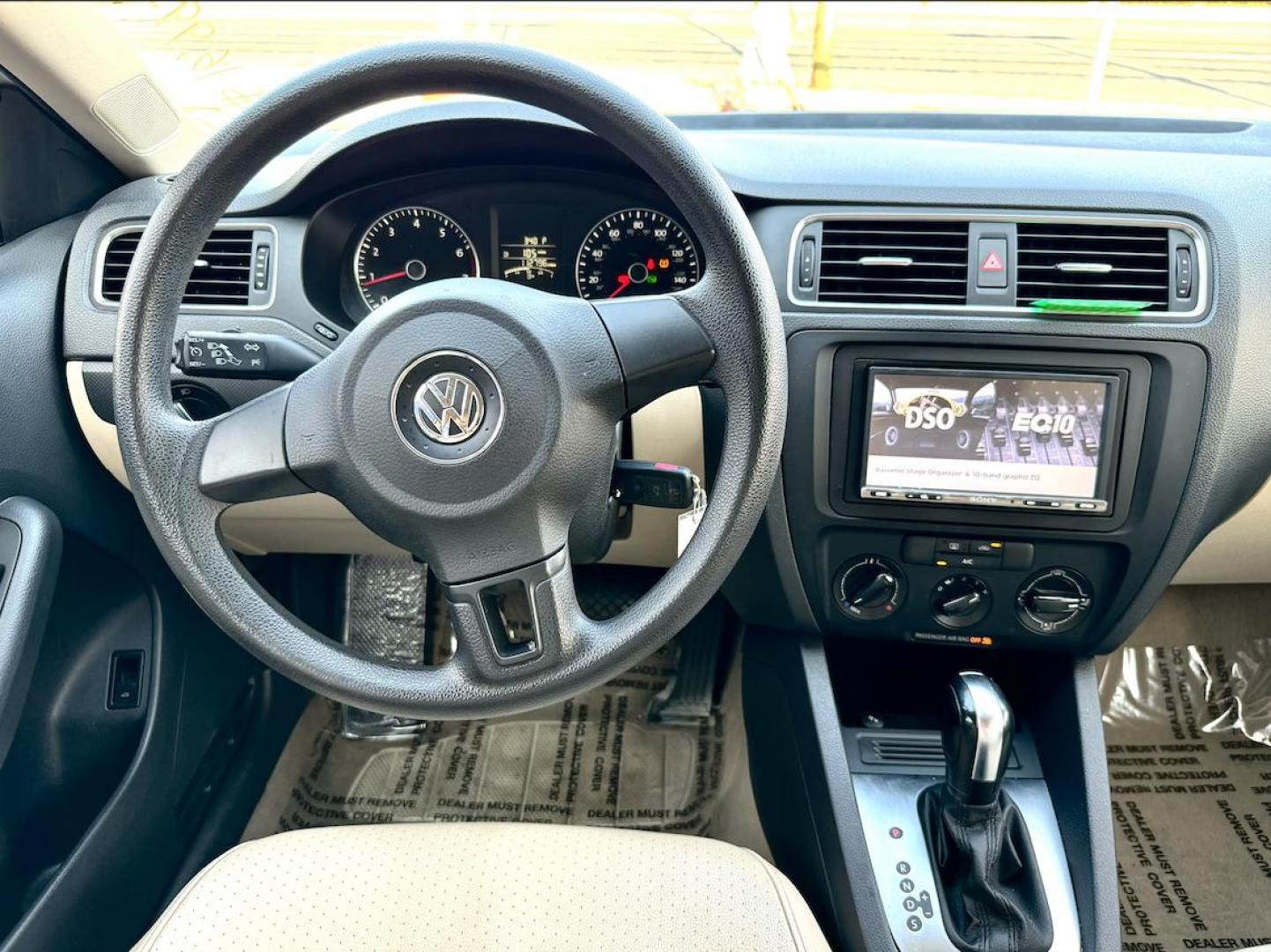 2014 WHITE Volkswagen Jetta SE (3VWD17AJ3EM) with an 1.8L L4 DOHC 20V engine, located at 7600 S Western Ave., Chicago, IL, 60620, (773) 918-3980, 0.000000, 0.000000 - Photo#6