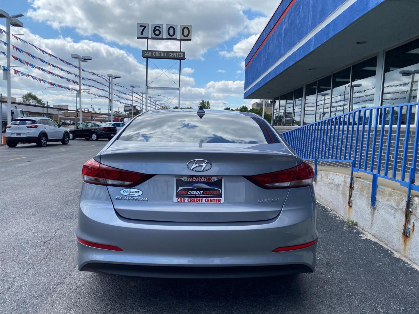 2017 GRAY Hyundai Elantra Limited (5NPD84LF4HH) with an 1.8L L4 DOHC 16V engine, 6A transmission, located at 7600 S Western Ave., Chicago, IL, 60620, (773) 918-3980, 0.000000, 0.000000 - Photo#2