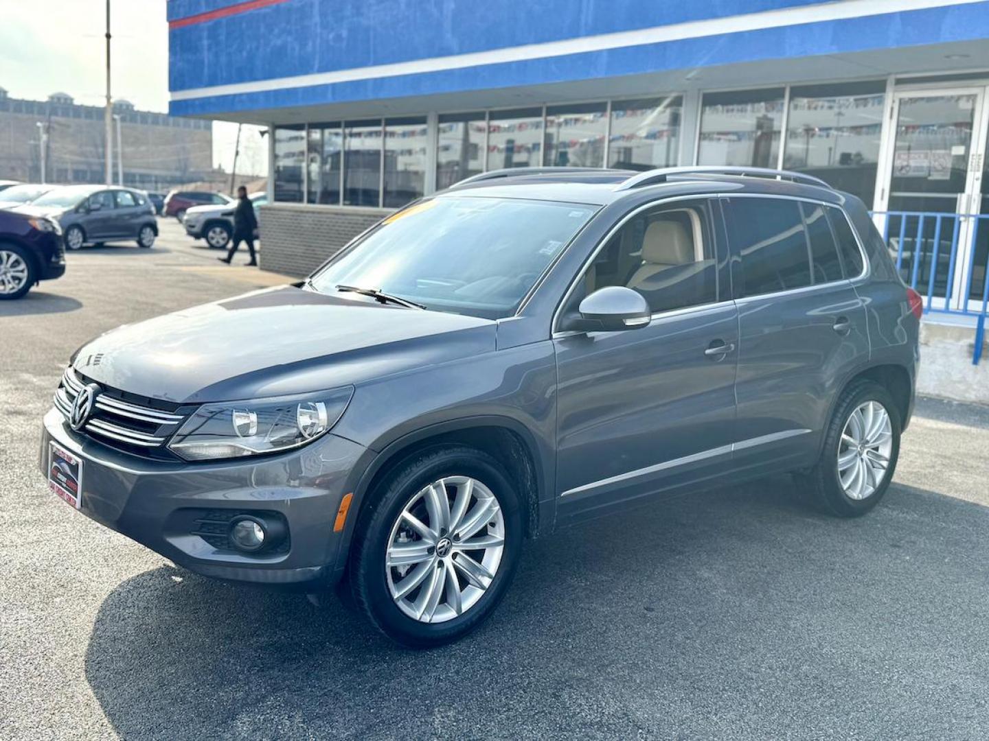 2012 GRAY Volkswagen Tiguan S (WVGAV7AX7CW) with an 2.0L L4 DOHC 16V TURBO engine, located at 7600 S Western Ave., Chicago, IL, 60620, (773) 918-3980, 0.000000, 0.000000 - Photo#2