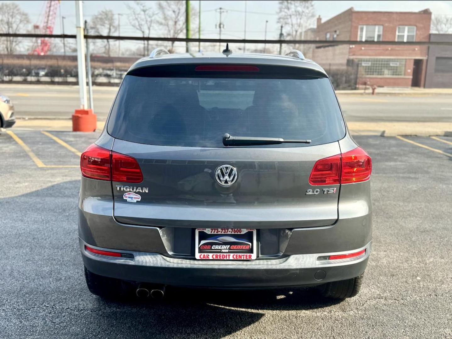 2012 GRAY Volkswagen Tiguan S (WVGAV7AX7CW) with an 2.0L L4 DOHC 16V TURBO engine, located at 7600 S Western Ave., Chicago, IL, 60620, (773) 918-3980, 0.000000, 0.000000 - Photo#3