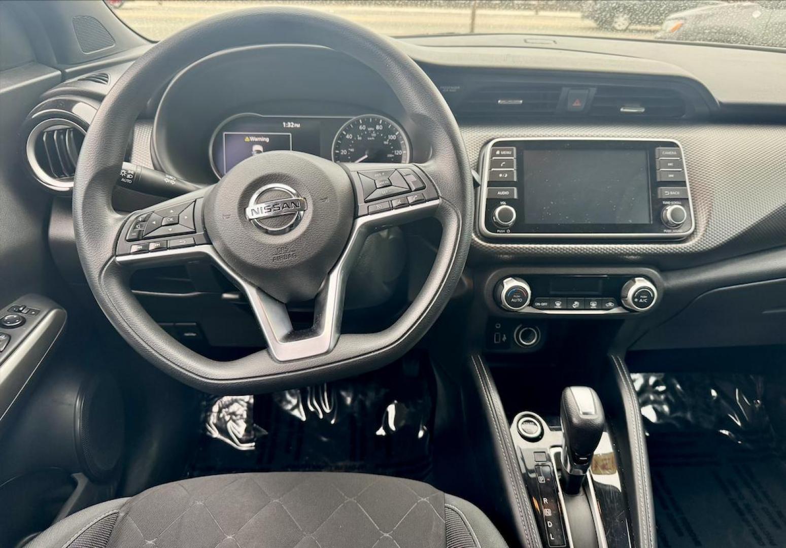 2020 SILVER Nissan Kicks SV (3N1CP5CV0LL) with an 1.6L L4 engine, CVT transmission, located at 7600 S Western Ave., Chicago, IL, 60620, (773) 918-3980, 0.000000, 0.000000 - Photo#6