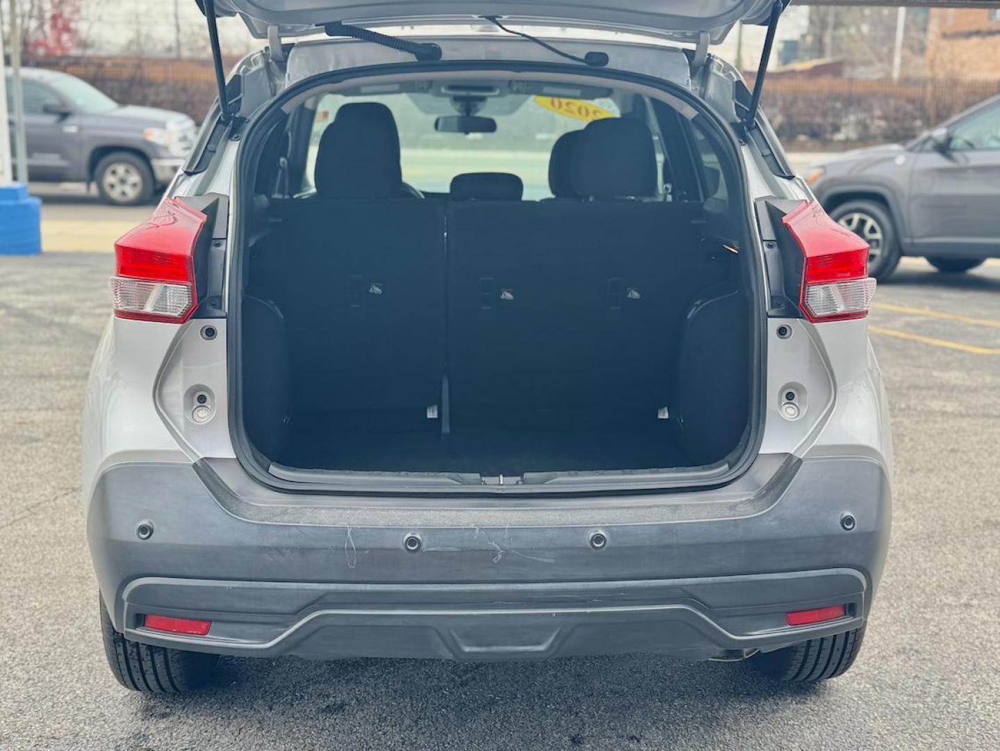 2020 SILVER Nissan Kicks SV (3N1CP5CV0LL) with an 1.6L L4 engine, CVT transmission, located at 7600 S Western Ave., Chicago, IL, 60620, (773) 918-3980, 0.000000, 0.000000 - Photo#4