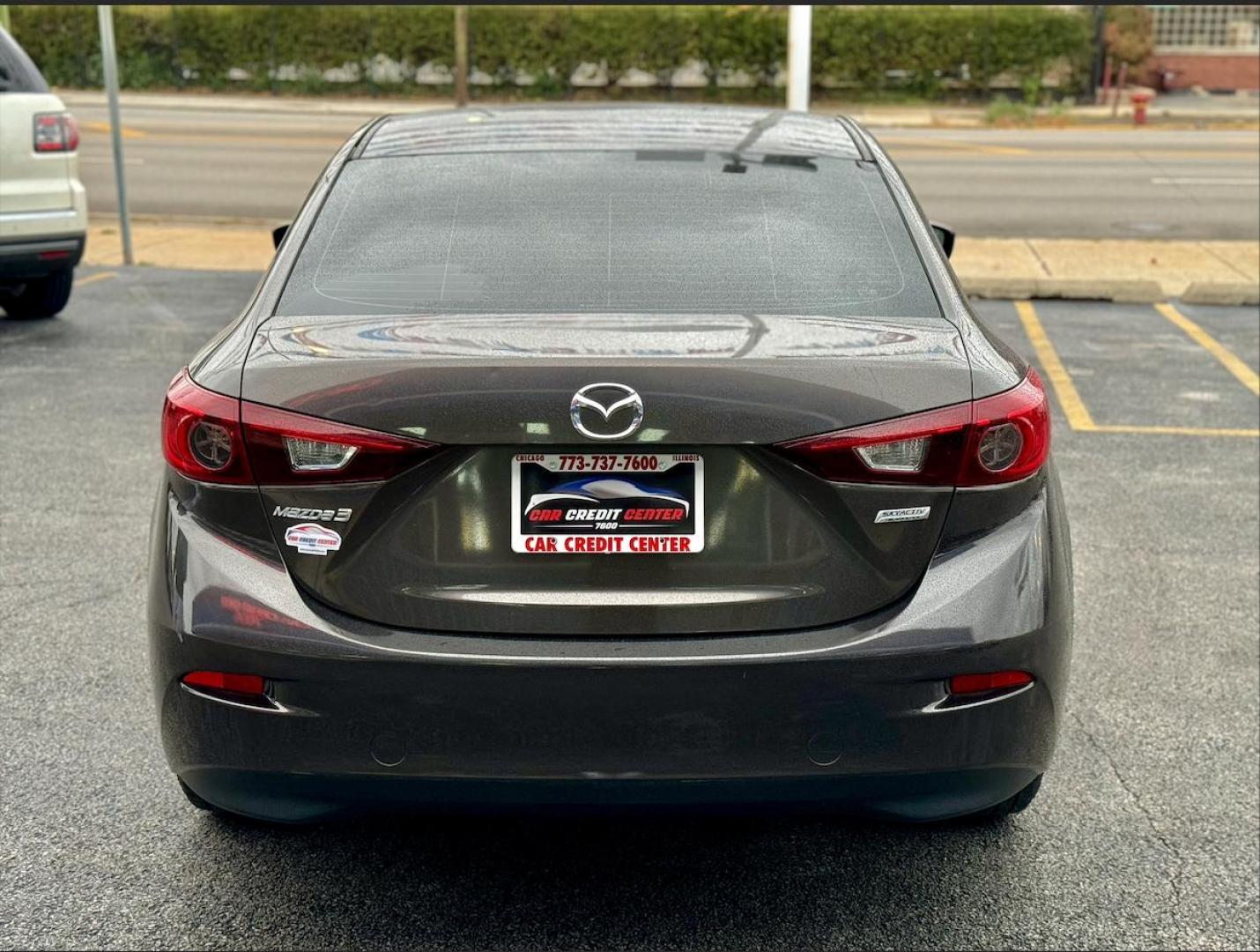 2014 GRAY Mazda MAZDA3 i Sport AT 4-Door (3MZBM1U71EM) with an 2.0L L4 DOHC 16V engine, 6-Speed Automatic transmission, located at 7600 S Western Ave., Chicago, IL, 60620, (773) 918-3980, 0.000000, 0.000000 - Photo#3