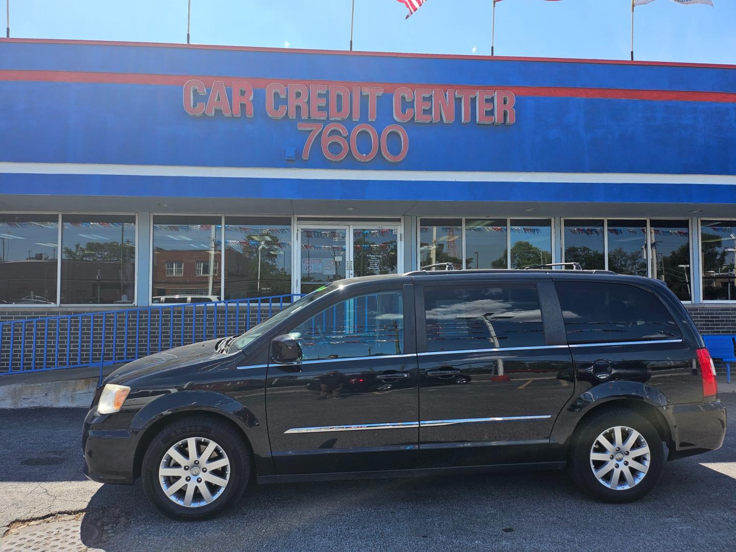 2014 BLACK Chrysler Town and Country Touring (2C4RC1BG5ER) with an 3.6L V6 DOHC 24V engine, 6-Speed Automatic transmission, located at 7600 S Western Ave., Chicago, IL, 60620, (773) 918-3980, 0.000000, 0.000000 - Photo#0