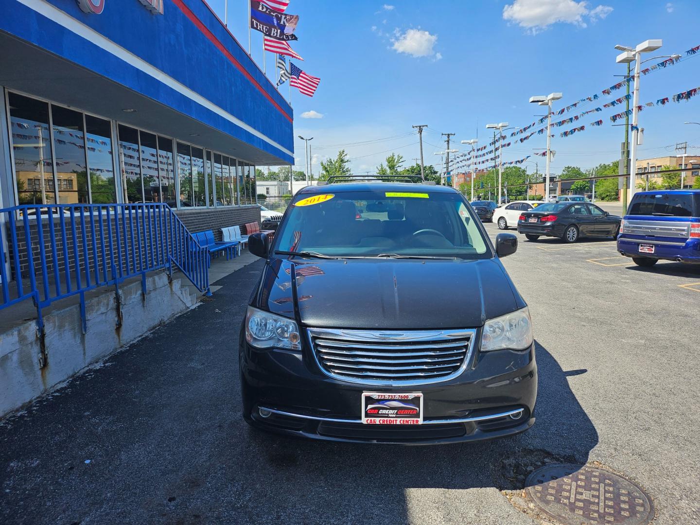 2014 BLACK Chrysler Town and Country Touring (2C4RC1BG5ER) with an 3.6L V6 DOHC 24V engine, 6-Speed Automatic transmission, located at 7600 S Western Ave., Chicago, IL, 60620, (773) 918-3980, 0.000000, 0.000000 - Photo#2