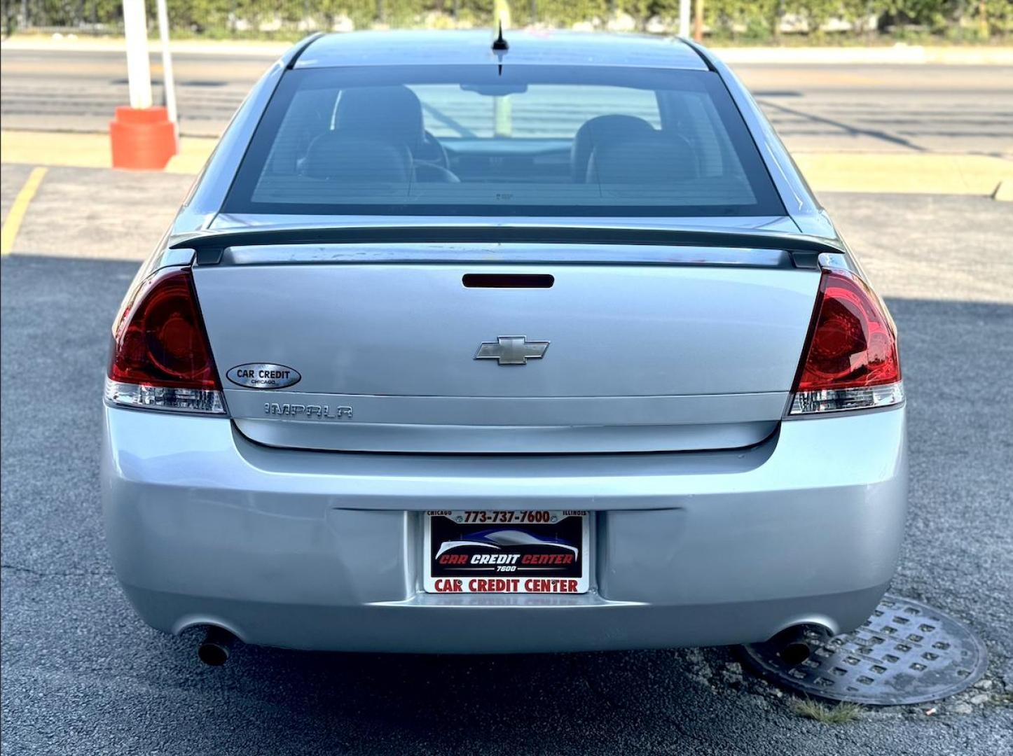 2013 SILVER Chevrolet Impala LTZ (2G1WC5E34D1) with an 3.6L V6 DOHC 16V FFV engine, 6-Speed Automatic transmission, located at 7600 S Western Ave., Chicago, IL, 60620, (773) 918-3980, 0.000000, 0.000000 - Photo#3