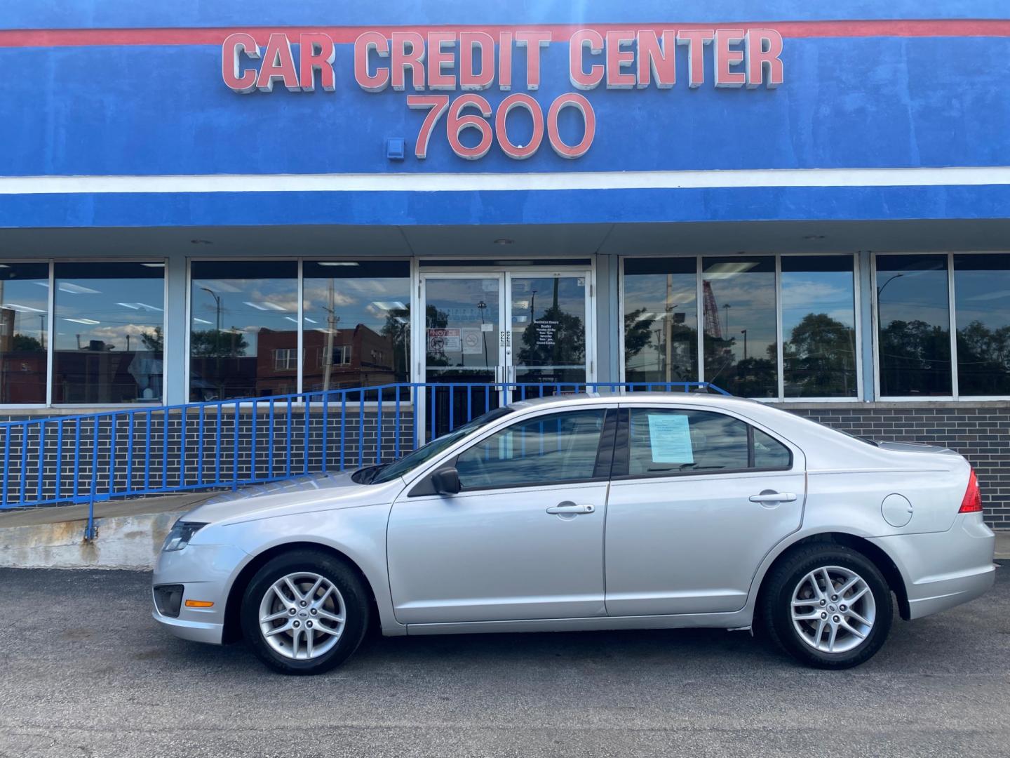 2012 SILVER Ford Fusion S (3FAHP0GA4CR) with an 2.5L L4 DOHC 16V engine, located at 7600 S Western Ave., Chicago, IL, 60620, (773) 918-3980, 0.000000, 0.000000 - Photo#0