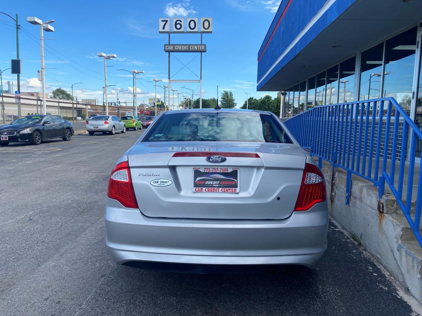 2012 SILVER Ford Fusion S (3FAHP0GA4CR) with an 2.5L L4 DOHC 16V engine, located at 7600 S Western Ave., Chicago, IL, 60620, (773) 918-3980, 0.000000, 0.000000 - Photo#2