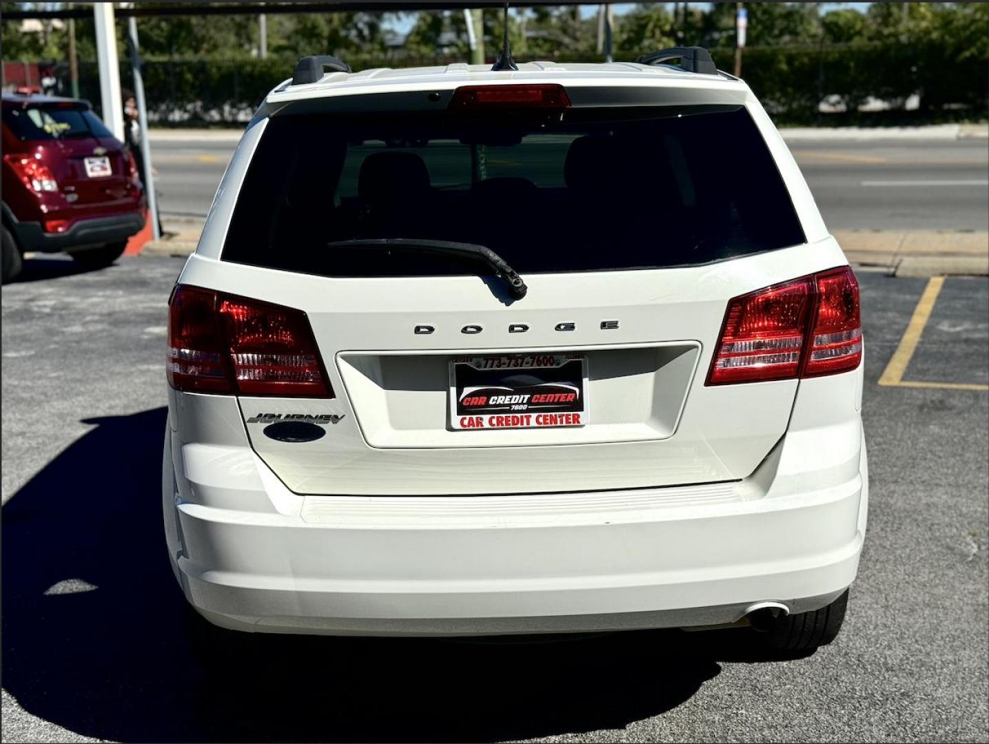 2018 WHITE Dodge Journey SE (3C4PDCAB4JT) with an 2.4L L4 DOHC 16V engine, 4A transmission, located at 7600 S Western Ave., Chicago, IL, 60620, (773) 918-3980, 0.000000, 0.000000 - Photo#3