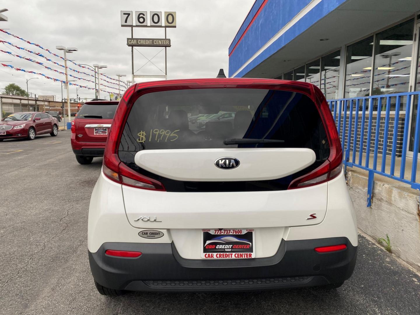 2020 WHITE Kia Soul S (KNDJ23AU2L7) with an 2.0L L4 DOHC 16V engine, CVT transmission, located at 7600 S Western Ave., Chicago, IL, 60620, (773) 918-3980, 0.000000, 0.000000 - Photo#2