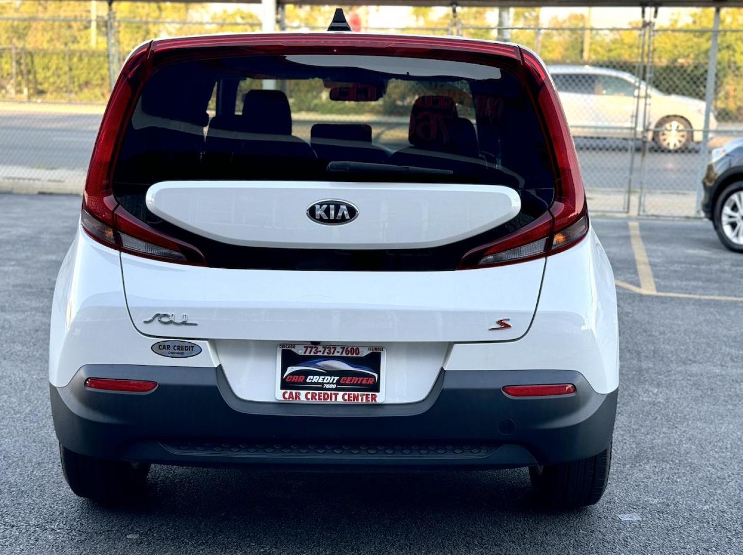 2020 WHITE Kia Soul S (KNDJ23AU2L7) with an 2.0L L4 DOHC 16V engine, CVT transmission, located at 7600 S Western Ave., Chicago, IL, 60620, (773) 918-3980, 0.000000, 0.000000 - Photo#3