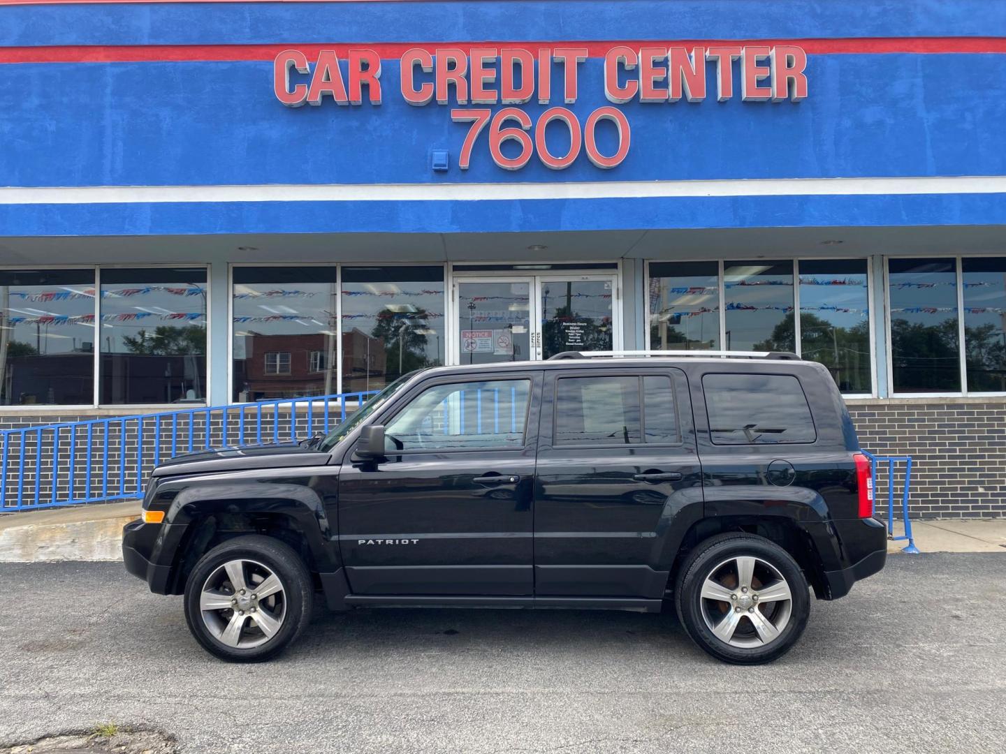 2017 BLACK Jeep Patriot Latitude 2WD (1C4NJPFA0HD) with an 2.0L L4 DOHC 16V engine, located at 7600 S Western Ave., Chicago, IL, 60620, (773) 918-3980, 0.000000, 0.000000 - Photo#0