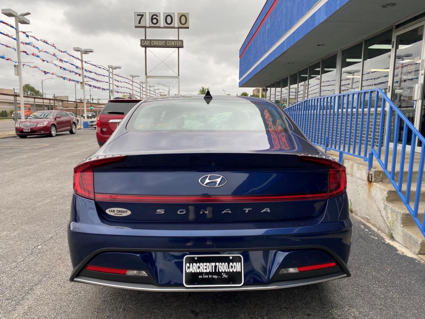 2021 BLUE Hyundai Sonata SE (5NPEG4JA3MH) with an 2.5L L4 DOHC 16V engine, 8A transmission, located at 7600 S Western Ave., Chicago, IL, 60620, (773) 918-3980, 0.000000, 0.000000 - Photo#2