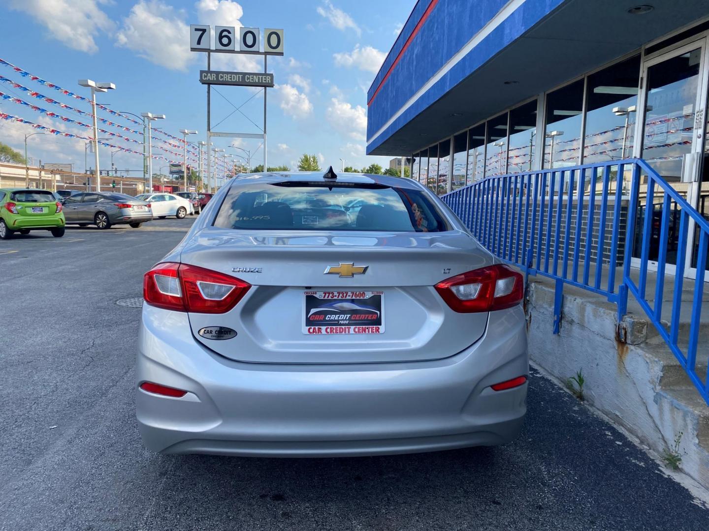 2016 SILVER Chevrolet Cruze LT Auto (1G1BE5SM5G7) with an 1.4L L4 DOHC 16V TURBO engine, 6A transmission, located at 7600 S Western Ave., Chicago, IL, 60620, (773) 918-3980, 0.000000, 0.000000 - Photo#2