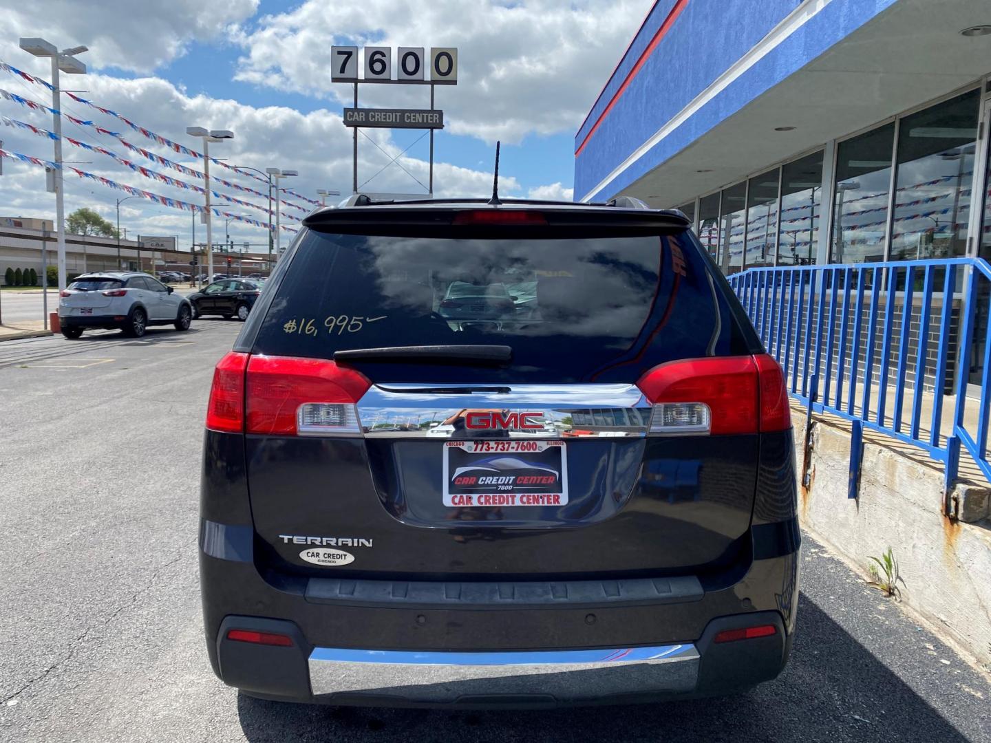 2013 BLACK GMC Terrain SLT2 FWD (2GKALWEK7D6) with an 2.4L L4 DOHC 16V FFV engine, 6-Speed Automatic transmission, located at 7600 S Western Ave., Chicago, IL, 60620, (773) 918-3980, 0.000000, 0.000000 - Photo#2