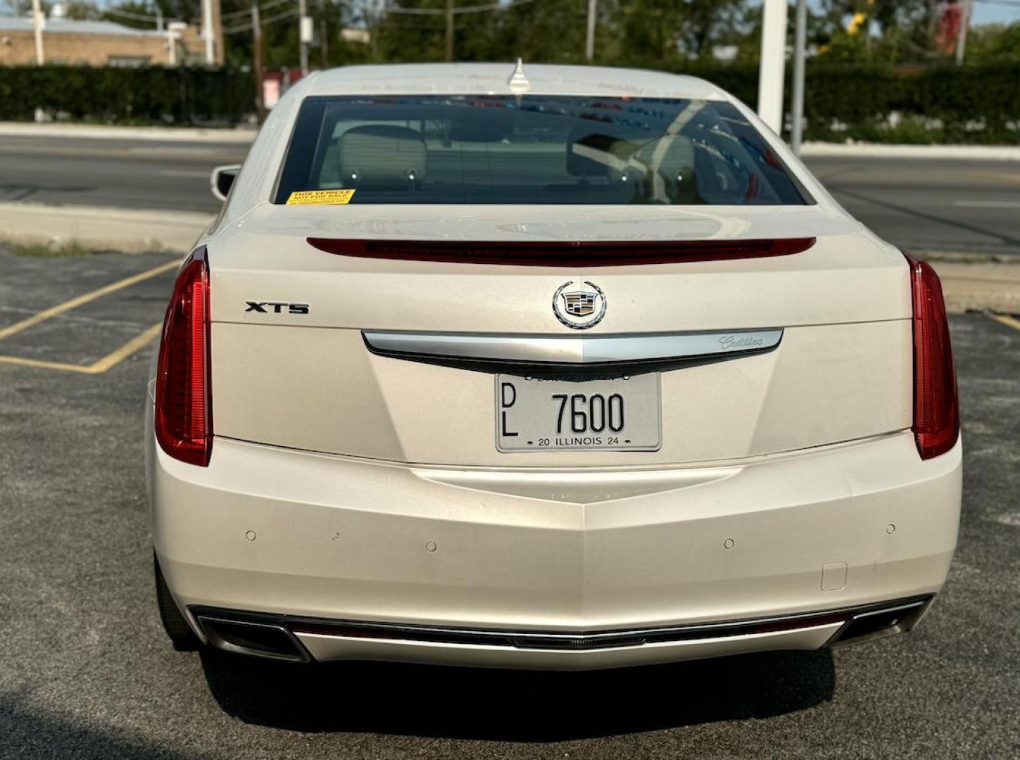 2014 WHITE Cadillac XTS Luxury FWD (2G61M5S36E9) with an 3.6L V6 DOHC 24V engine, 6-Speed Automatic transmission, located at 7600 S Western Ave., Chicago, IL, 60620, (773) 918-3980, 0.000000, 0.000000 - Photo#3