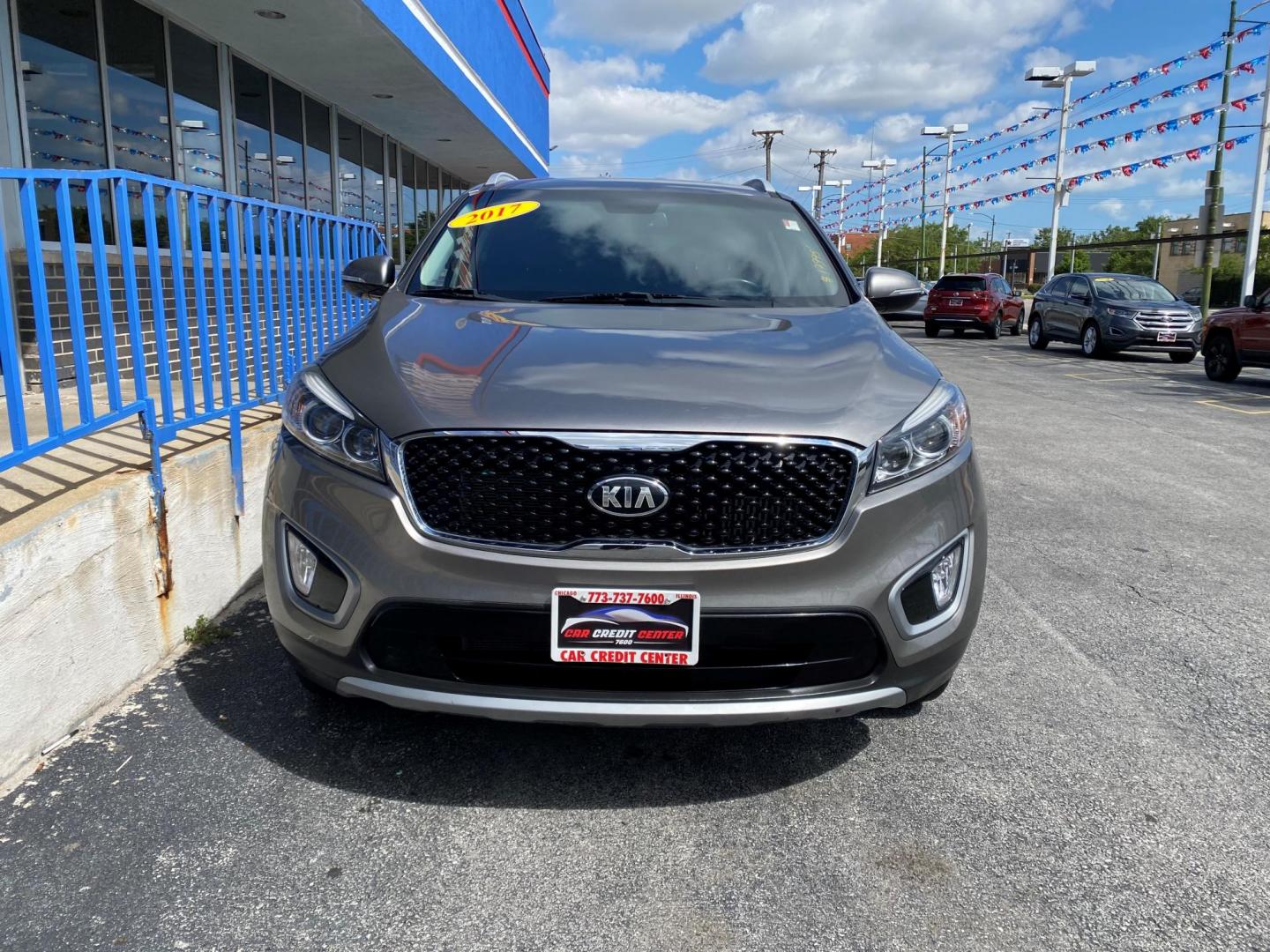 2017 GRAY Kia Sorento EX 2WD (5XYPH4A13HG) with an 2.4L L4 DOHC 16V engine, 6A transmission, located at 7600 S Western Ave., Chicago, IL, 60620, (773) 918-3980, 0.000000, 0.000000 - Photo#1