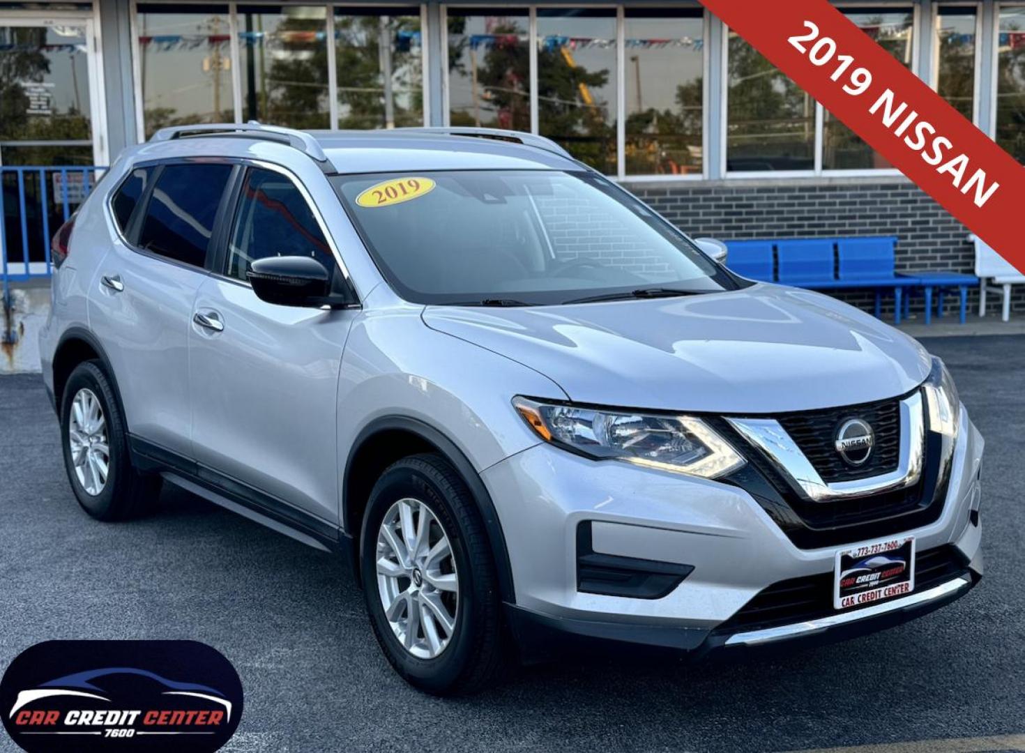 2019 SILVER Nissan Rogue SV 2WD (5N1AT2MT3KC) with an 2.5L L4 DOHC 16V engine, CVT transmission, located at 7600 S Western Ave., Chicago, IL, 60620, (773) 918-3980, 0.000000, 0.000000 - Photo#0