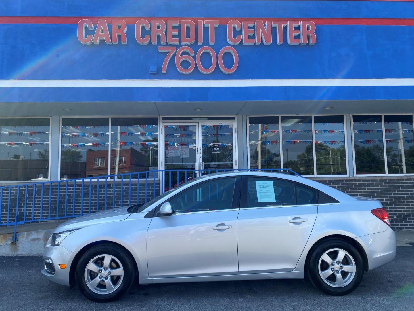 2015 SILVER Chevrolet Cruze 1LT Auto (1G1PC5SB4F7) with an 1.4L L4 DOHC 16V TURBO engine, 6-Speed Automatic transmission, located at 7600 S Western Ave., Chicago, IL, 60620, (773) 918-3980, 0.000000, 0.000000 - Photo#0