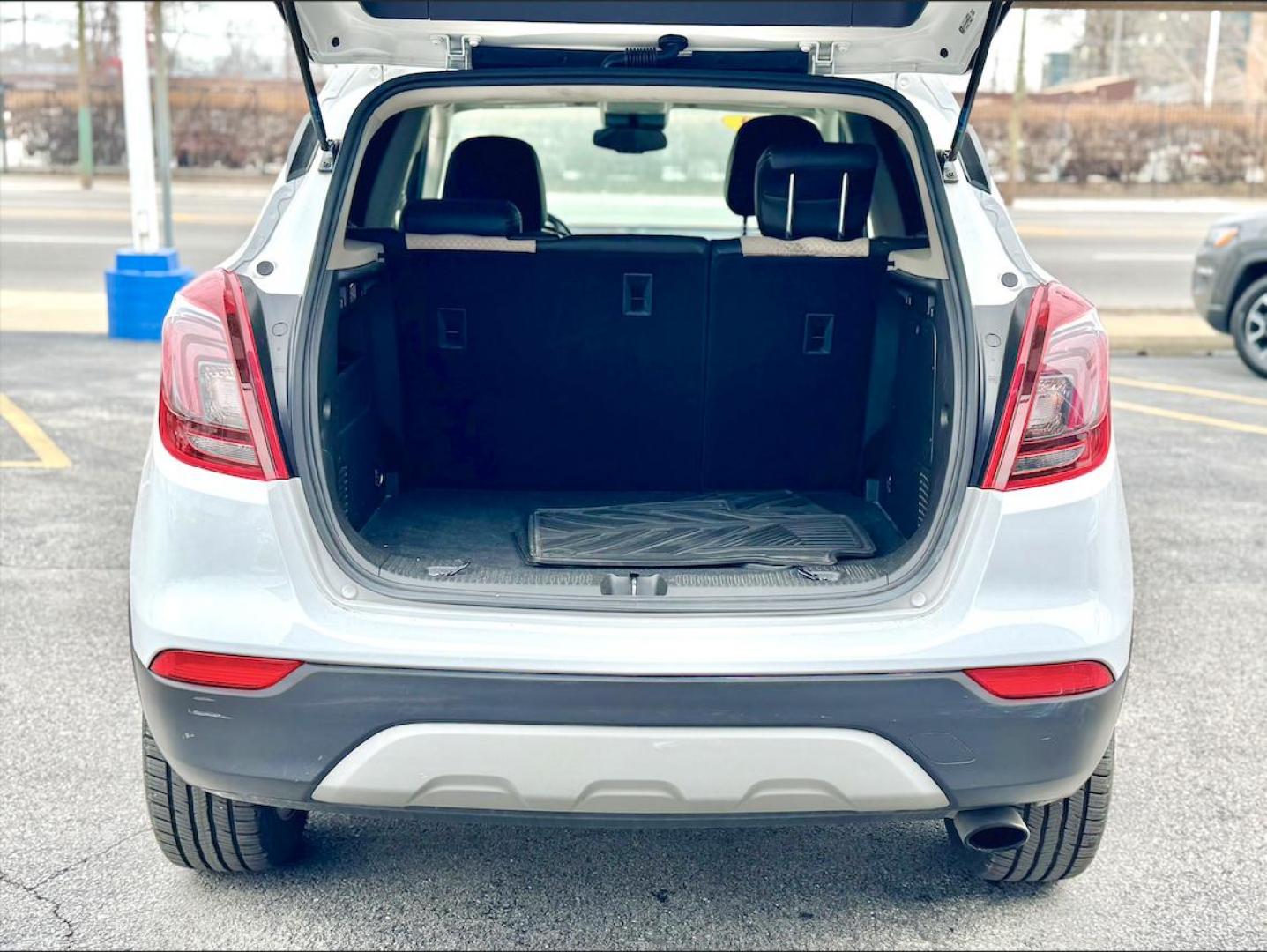 2019 WHITE Buick Encore Preferred FWD (KL4CJASB7KB) with an 1.4L L4 DOHC 16V TURBO engine, 6A transmission, located at 7600 S Western Ave., Chicago, IL, 60620, (773) 918-3980, 0.000000, 0.000000 - Photo#4