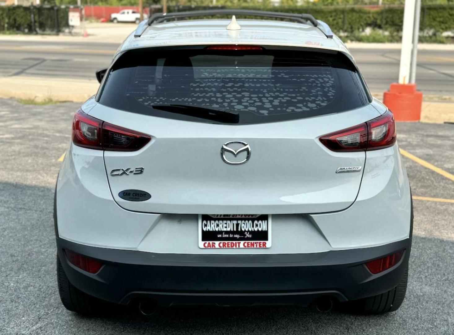 2017 SILVER Mazda CX-3 Grand Touring FWD (JM1DKDD72H0) with an 2.0L L4 DOHC 16V engine, 6A transmission, located at 7600 S Western Ave., Chicago, IL, 60620, (773) 918-3980, 0.000000, 0.000000 - Photo#3