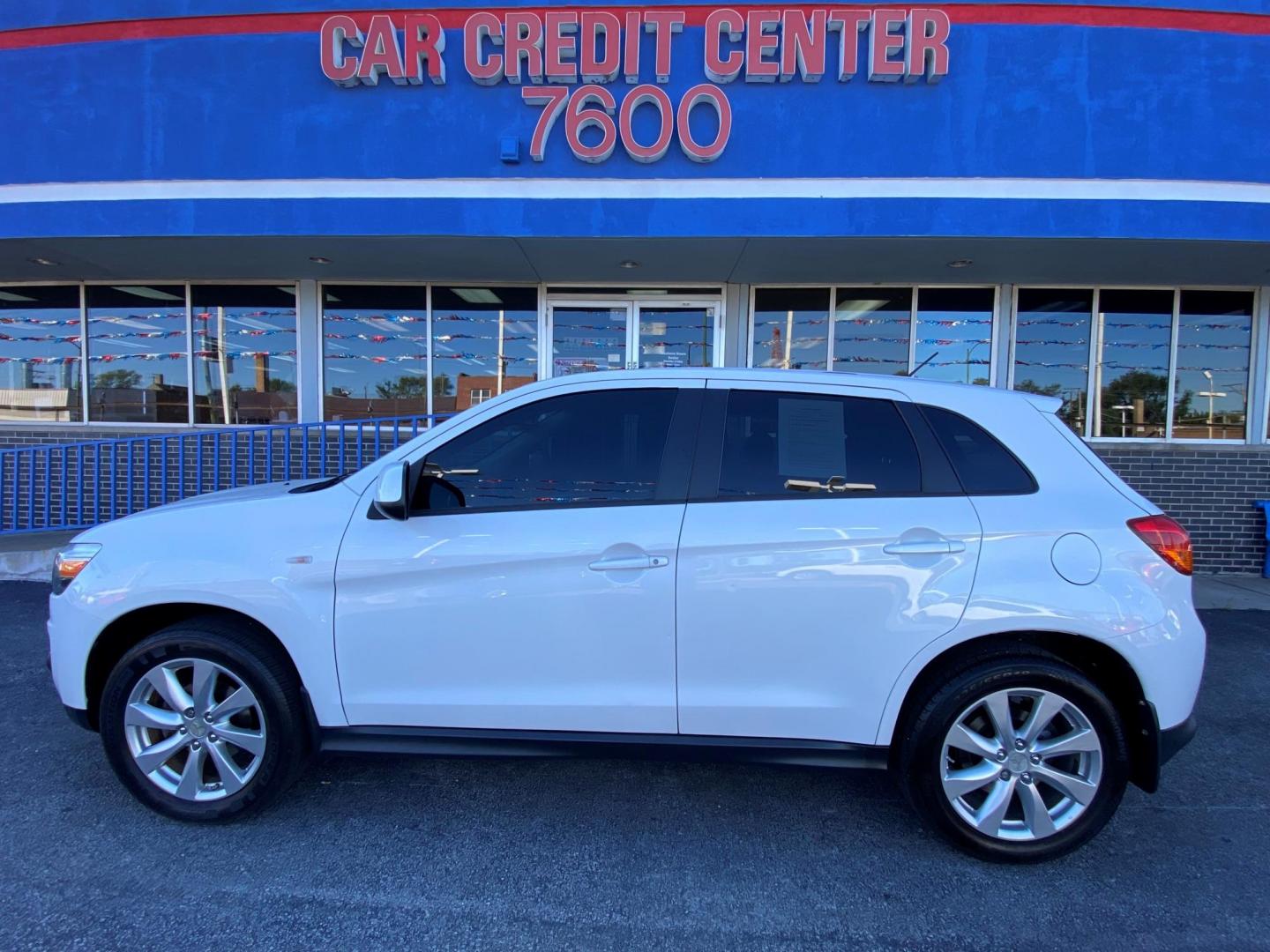 2015 WHITE Mitsubishi Outlander Sport ES 2WD (4A4AP3AUXFE) with an 2.0L L4 DOHC 16V engine, Continuously Variable Transmission transmission, located at 7600 S Western Ave., Chicago, IL, 60620, (773) 918-3980, 0.000000, 0.000000 - Photo#0