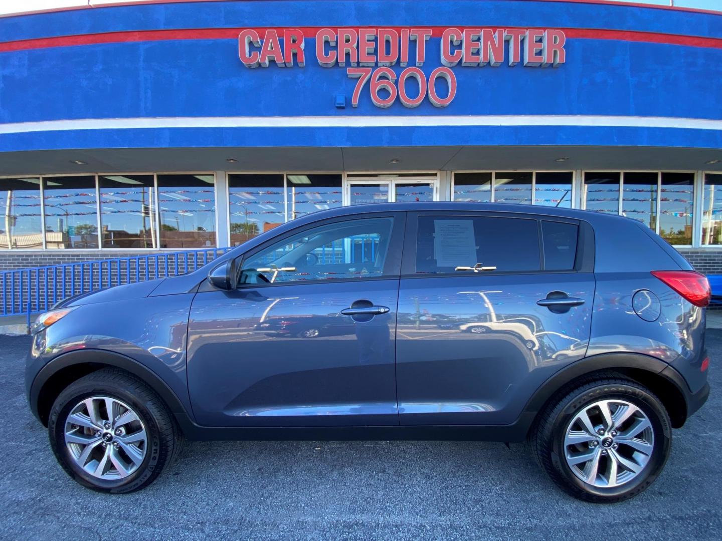 2015 BLUE Kia Sportage LX FWD (KNDPB3AC5F7) with an 2.4L V6 DOHC 24V engine, 6-Speed Automatic transmission, located at 7600 S Western Ave., Chicago, IL, 60620, (773) 918-3980, 0.000000, 0.000000 - Photo#0