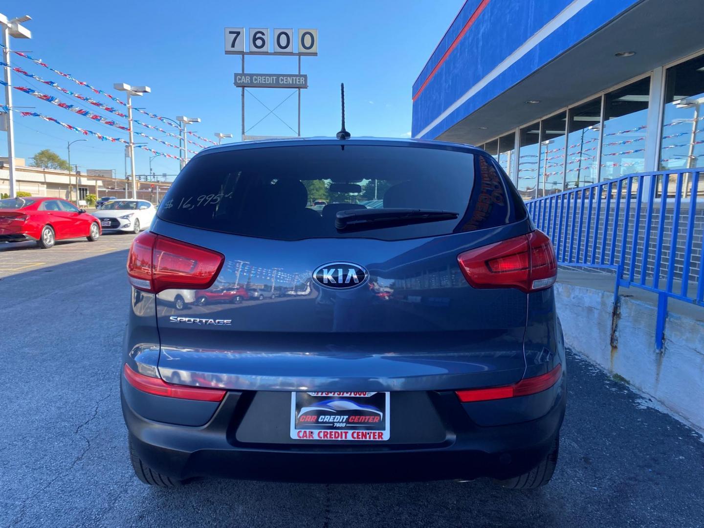 2015 BLUE Kia Sportage LX FWD (KNDPB3AC5F7) with an 2.4L V6 DOHC 24V engine, 6-Speed Automatic transmission, located at 7600 S Western Ave., Chicago, IL, 60620, (773) 918-3980, 0.000000, 0.000000 - Photo#2