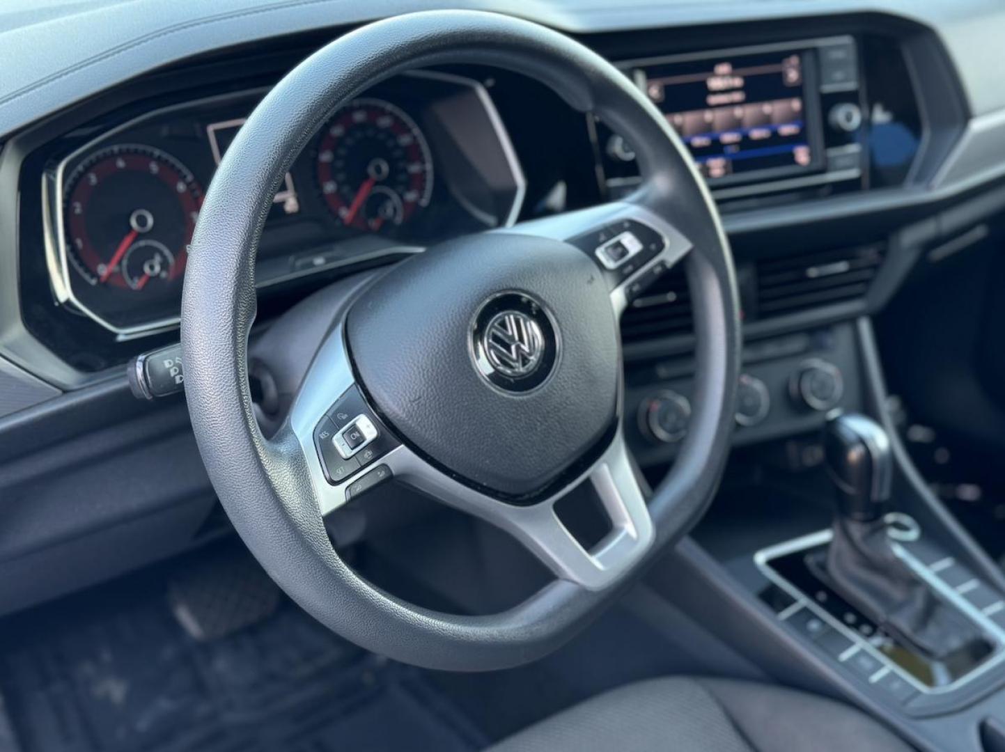 2019 WHITE Volkswagen Jetta 1.4T SE 8A (3VWC57BUXKM) with an 1.4L L4 DOHC 20V engine, 8A transmission, located at 7600 S Western Ave., Chicago, IL, 60620, (773) 918-3980, 0.000000, 0.000000 - Photo#5