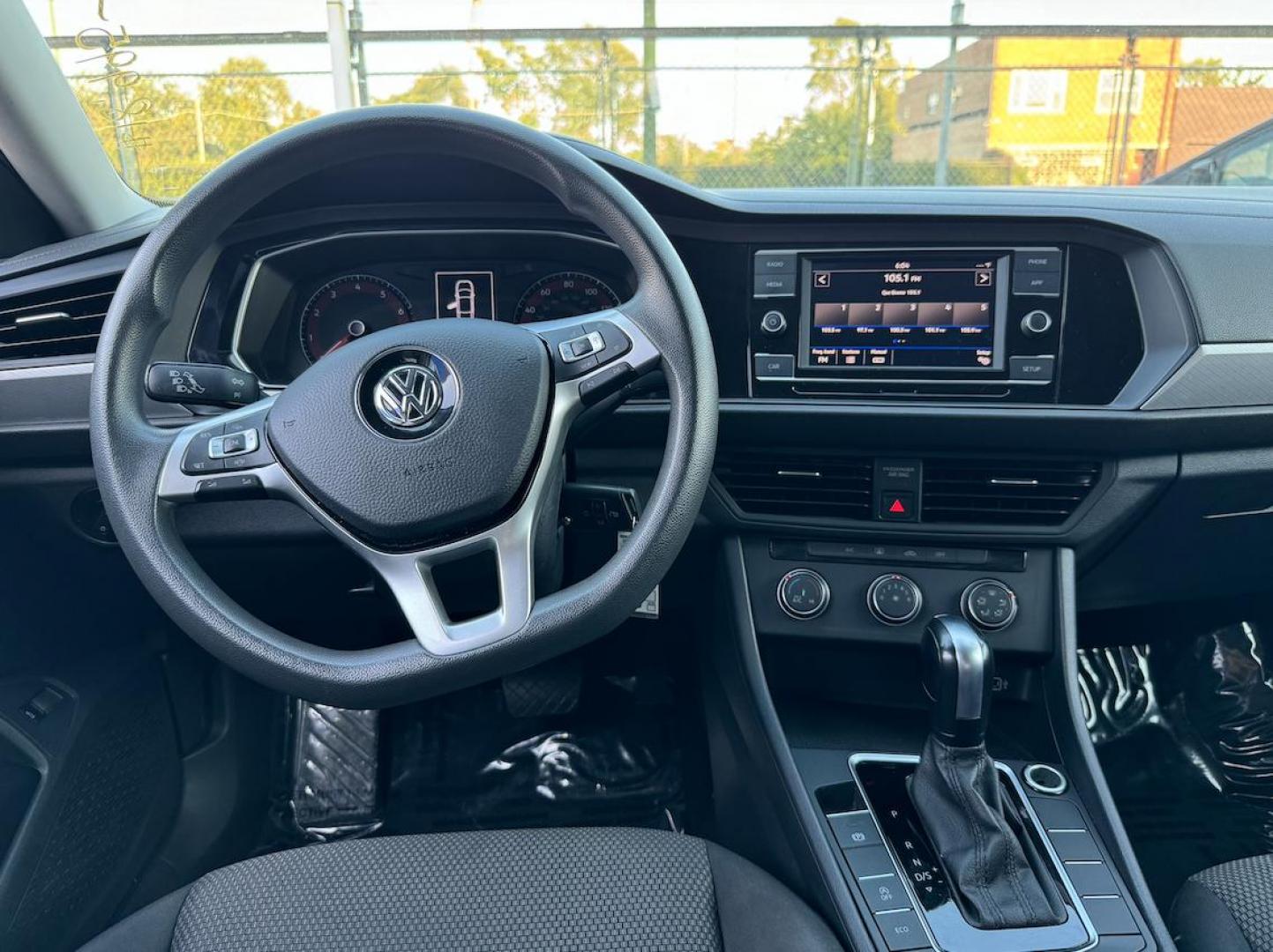 2019 WHITE Volkswagen Jetta 1.4T SE 8A (3VWC57BUXKM) with an 1.4L L4 DOHC 20V engine, 8A transmission, located at 7600 S Western Ave., Chicago, IL, 60620, (773) 918-3980, 0.000000, 0.000000 - Photo#6