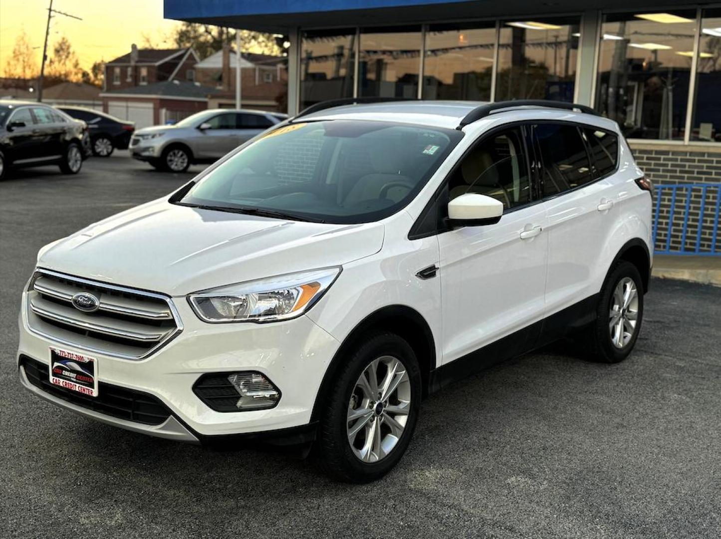 2018 WHITE Ford Escape SE FWD (1FMCU0GD2JU) with an 1.5L L4 DOHC 16V engine, 6A transmission, located at 7600 S Western Ave., Chicago, IL, 60620, (773) 918-3980, 0.000000, 0.000000 - Photo#2