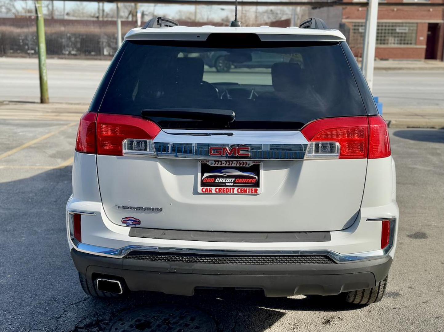 2017 WHITE GMC Terrain SLE2 FWD (2GKALNEK7H6) with an 2.4L L4 DOHC 16V engine, 6A transmission, located at 7600 S Western Ave., Chicago, IL, 60620, (773) 918-3980, 0.000000, 0.000000 - Photo#3