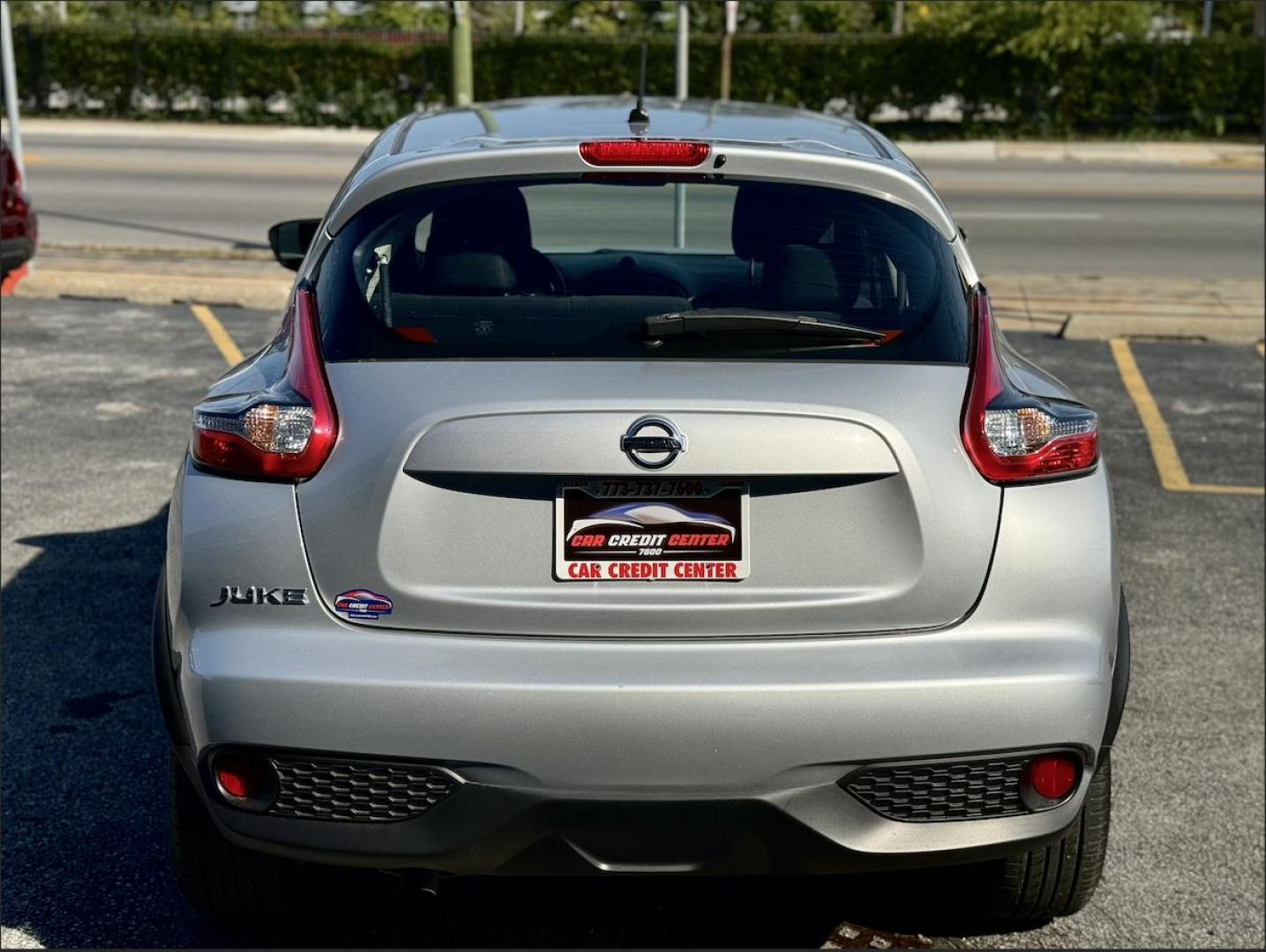 2017 SILVER Nissan Juke S FWD (JN8AF5MR2HT) with an 1.6L L4 DOHC 16V TURBO engine, CVT transmission, located at 7600 S Western Ave., Chicago, IL, 60620, (773) 918-3980, 0.000000, 0.000000 - Photo#3