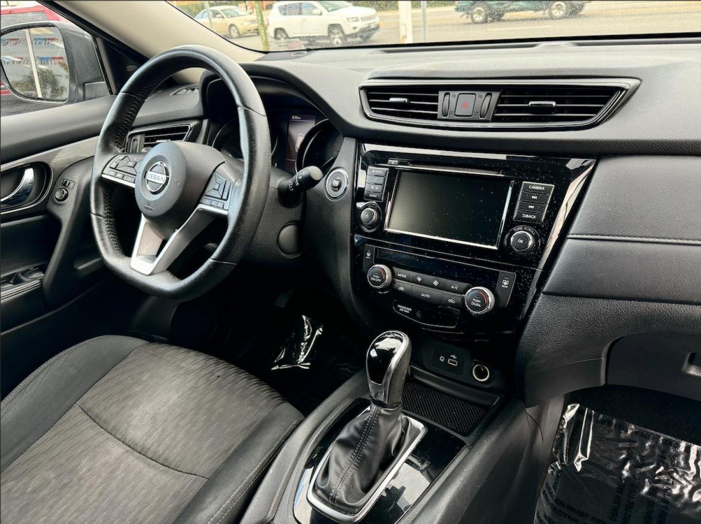 2019 BLACK Nissan Rogue SV 2WD (5N1AT2MT8KC) with an 2.5L L4 DOHC 16V engine, CVT transmission, located at 7600 S Western Ave., Chicago, IL, 60620, (773) 918-3980, 0.000000, 0.000000 - Photo#7