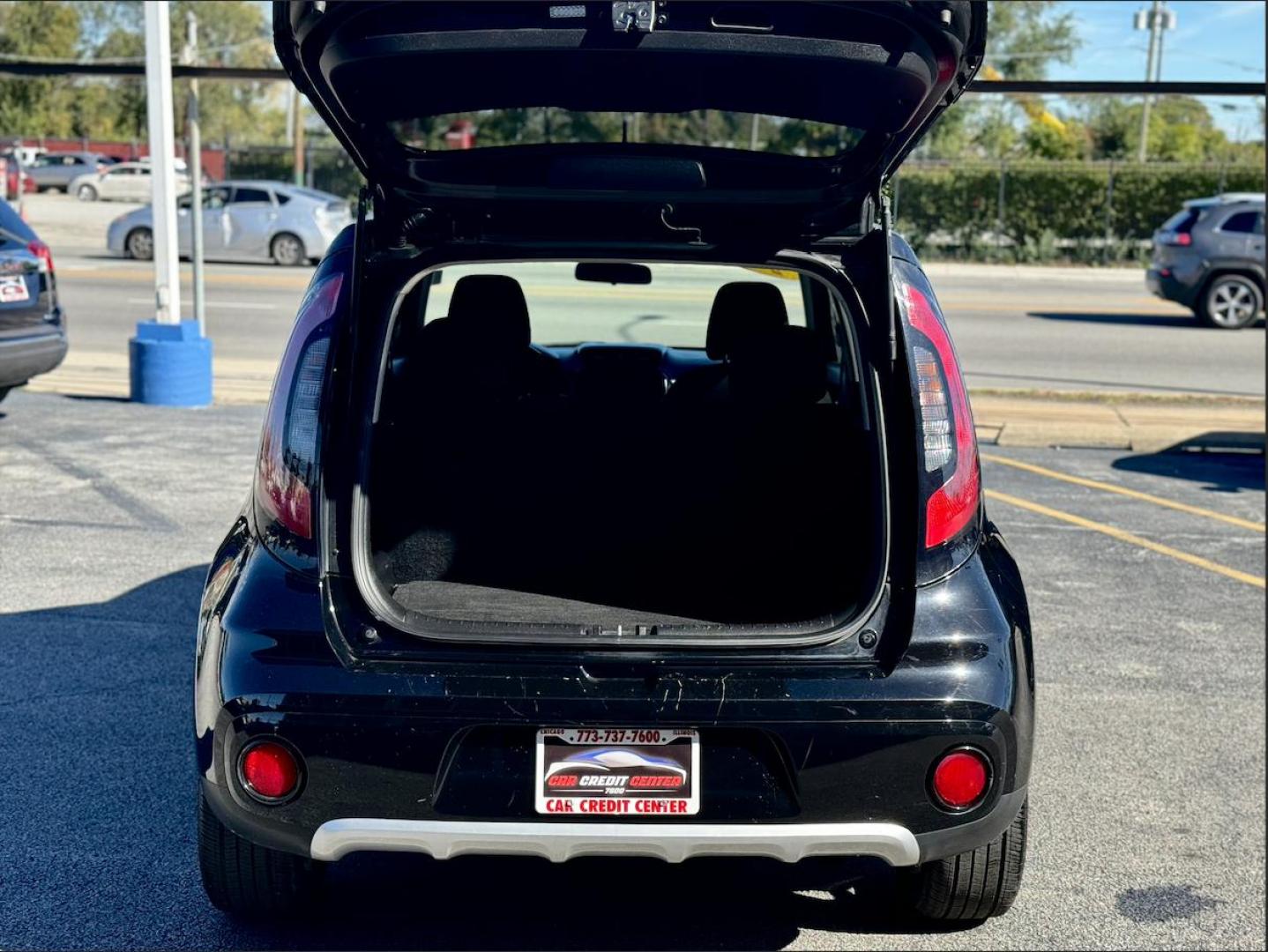 2018 BLACK Kia Soul + (KNDJP3A53J7) with an 2.0L L4 DOHC 16V engine, 6A transmission, located at 7600 S Western Ave., Chicago, IL, 60620, (773) 918-3980, 0.000000, 0.000000 - Photo#4