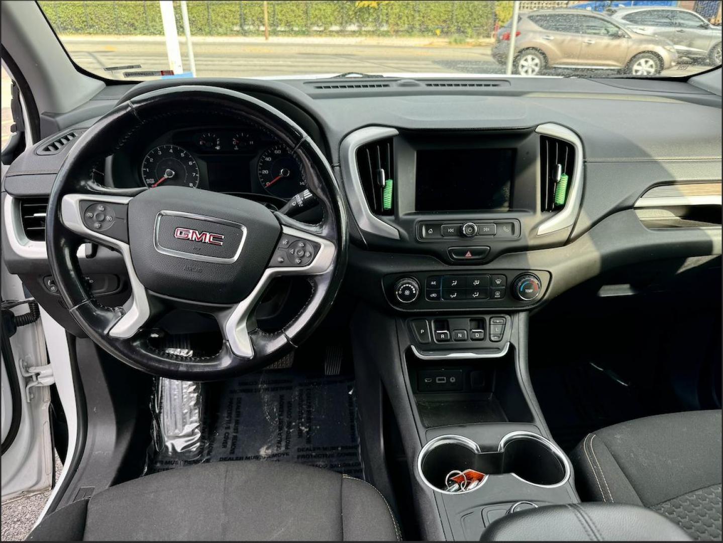 2018 WHITE GMC Terrain SLE (3GKALMEV5JL) with an 1.4L L4 DOHC 16V TURBO engine, 6A transmission, located at 7600 S Western Ave., Chicago, IL, 60620, (773) 918-3980, 0.000000, 0.000000 - Photo#5