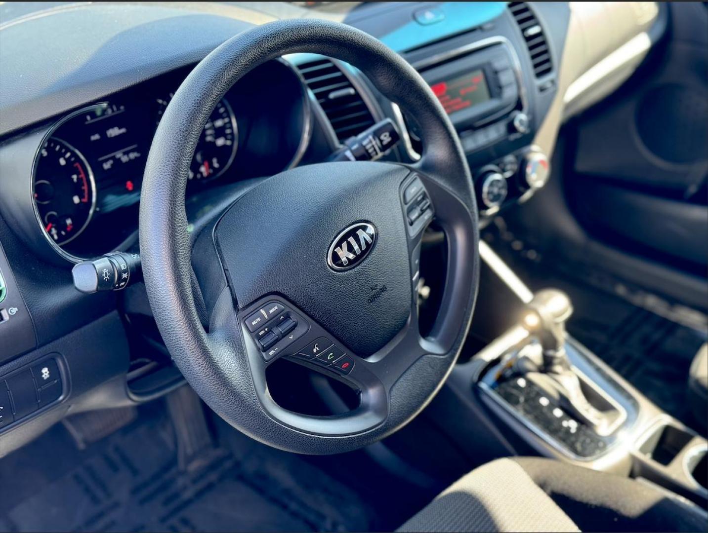 2018 BLACK Kia Forte LX 6M (3KPFK4A77JE) with an 2.0L L4 DOHC 16V engine, 6M transmission, located at 7600 S Western Ave., Chicago, IL, 60620, (773) 918-3980, 0.000000, 0.000000 - Photo#5