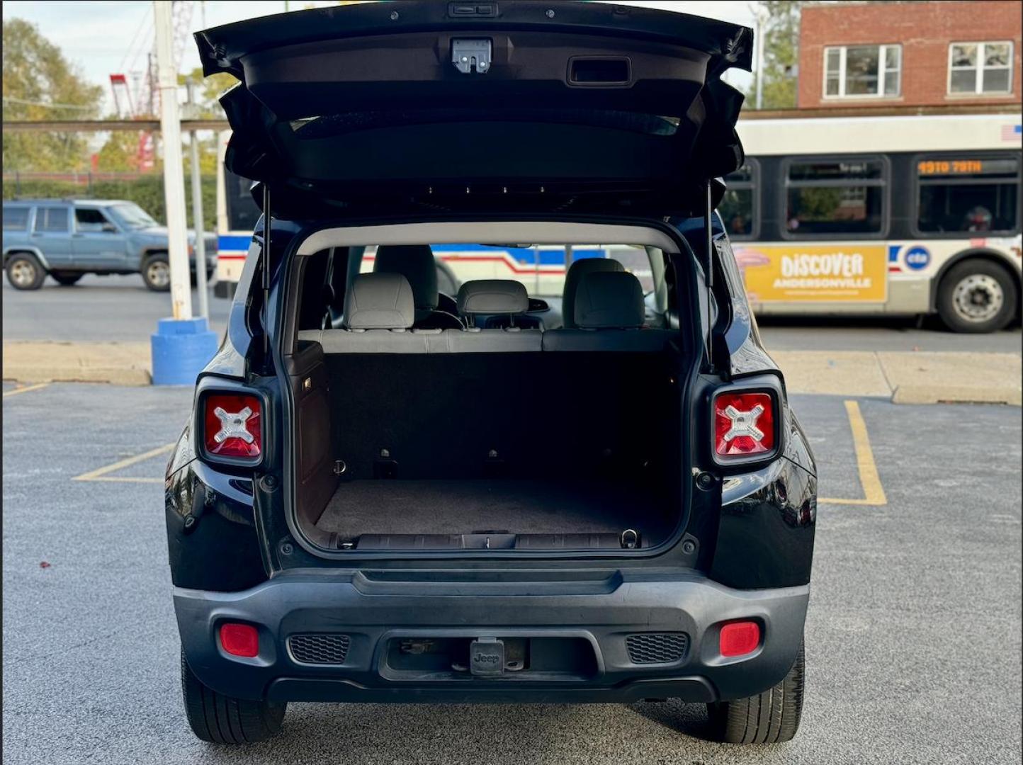 2015 BLACK JEEP RENEGADE (ZACCJBBT0FP) , located at 7600 S Western Ave., Chicago, IL, 60620, (773) 918-3980, 0.000000, 0.000000 - Photo#4