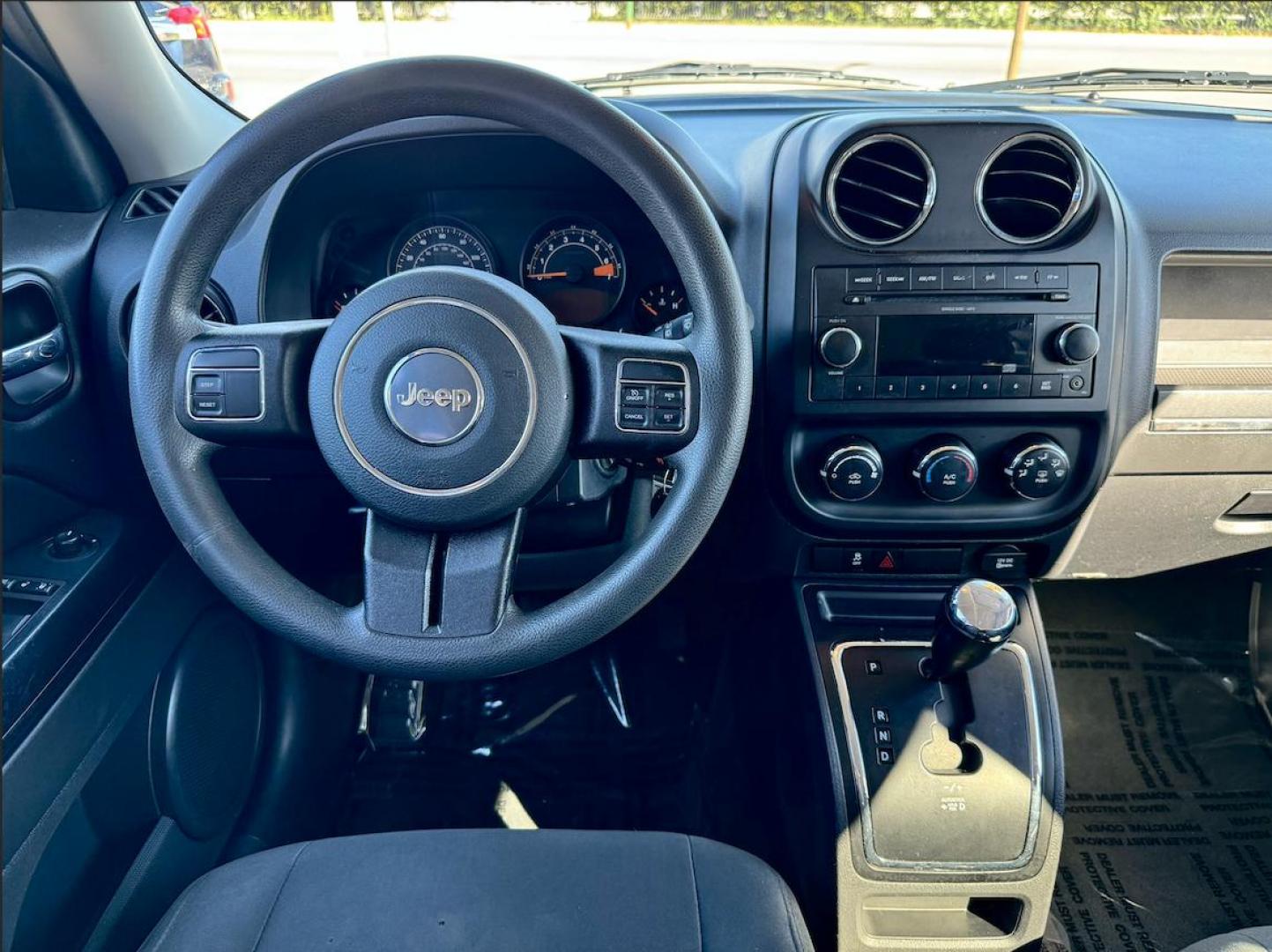 2017 RED Jeep Patriot Sport 2WD (1C4NJPBAXHD) with an 2.0L L4 DOHC 16V engine, located at 7600 S Western Ave., Chicago, IL, 60620, (773) 918-3980, 0.000000, 0.000000 - Photo#6