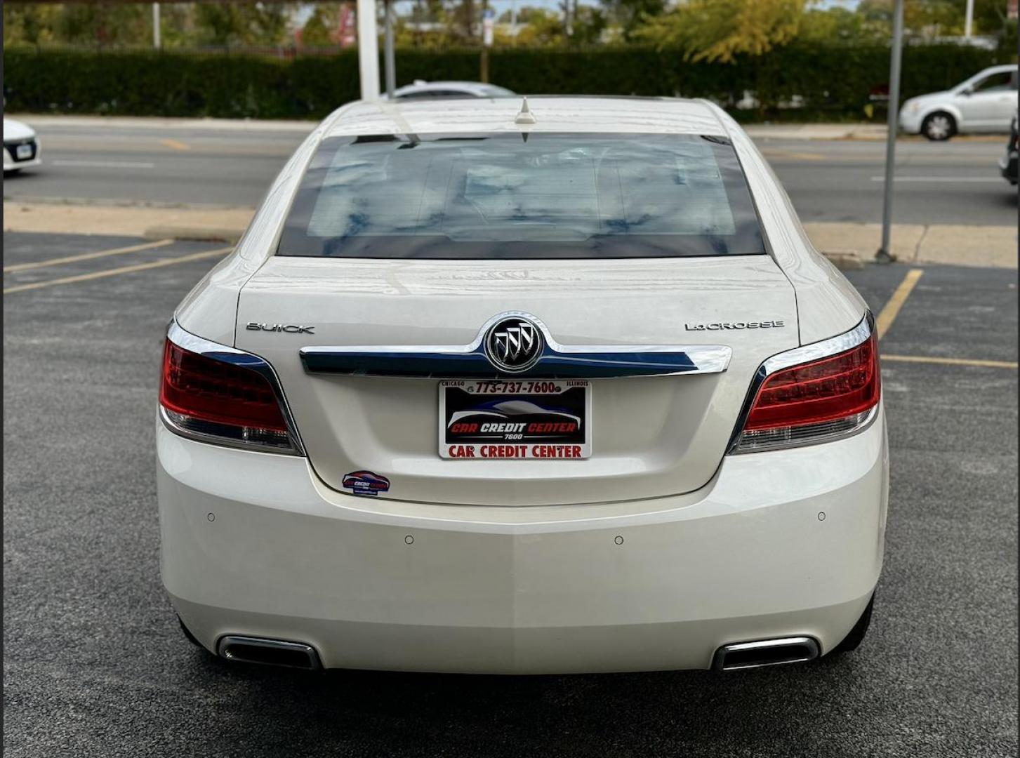 2013 WHITE BUICK LACROSSE LEATHER Leather Package (1G4GC5E39DF) with an 3.6L V6 DOHC 24V engine, 6-Speed Automatic transmission, located at 7600 S Western Ave., Chicago, IL, 60620, (773) 918-3980, 0.000000, 0.000000 - Photo#3