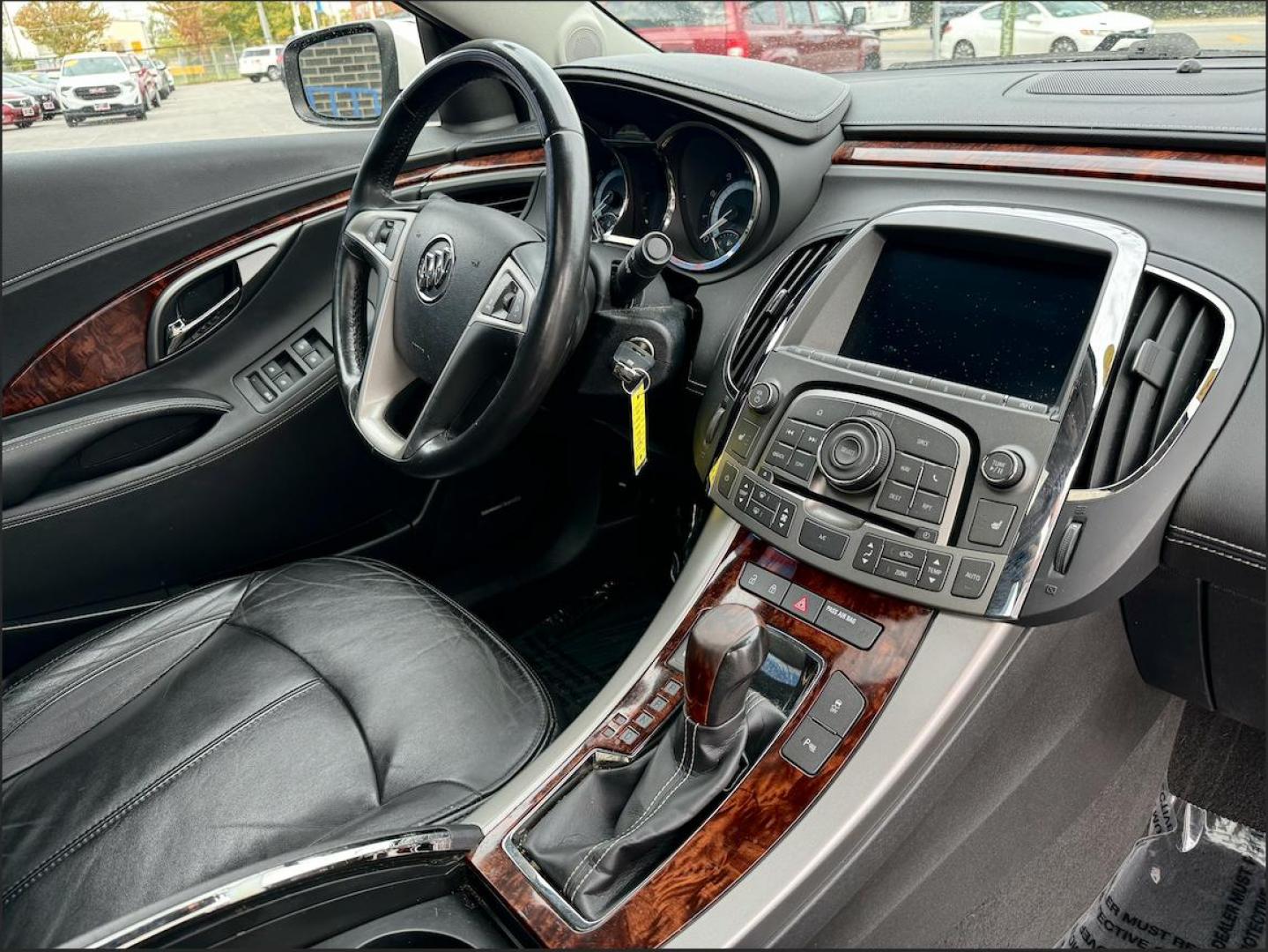 2013 WHITE BUICK LACROSSE LEATHER Leather Package (1G4GC5E39DF) with an 3.6L V6 DOHC 24V engine, 6-Speed Automatic transmission, located at 7600 S Western Ave., Chicago, IL, 60620, (773) 918-3980, 0.000000, 0.000000 - Photo#7