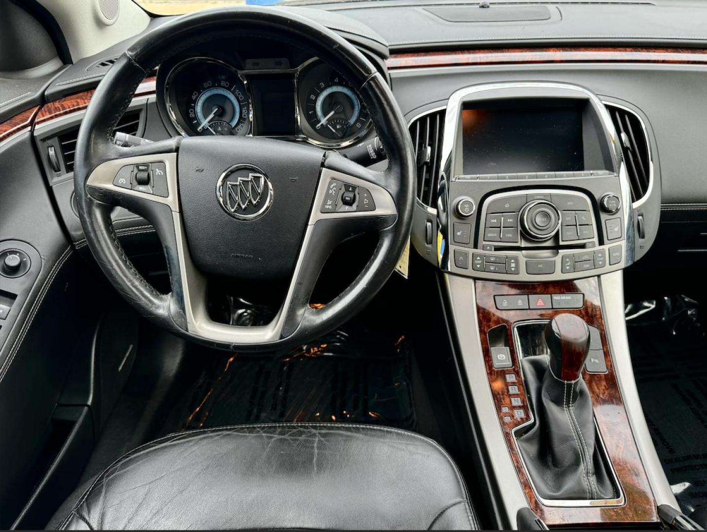 2013 WHITE BUICK LACROSSE LEATHER Leather Package (1G4GC5E39DF) with an 3.6L V6 DOHC 24V engine, 6-Speed Automatic transmission, located at 7600 S Western Ave., Chicago, IL, 60620, (773) 918-3980, 0.000000, 0.000000 - Photo#8