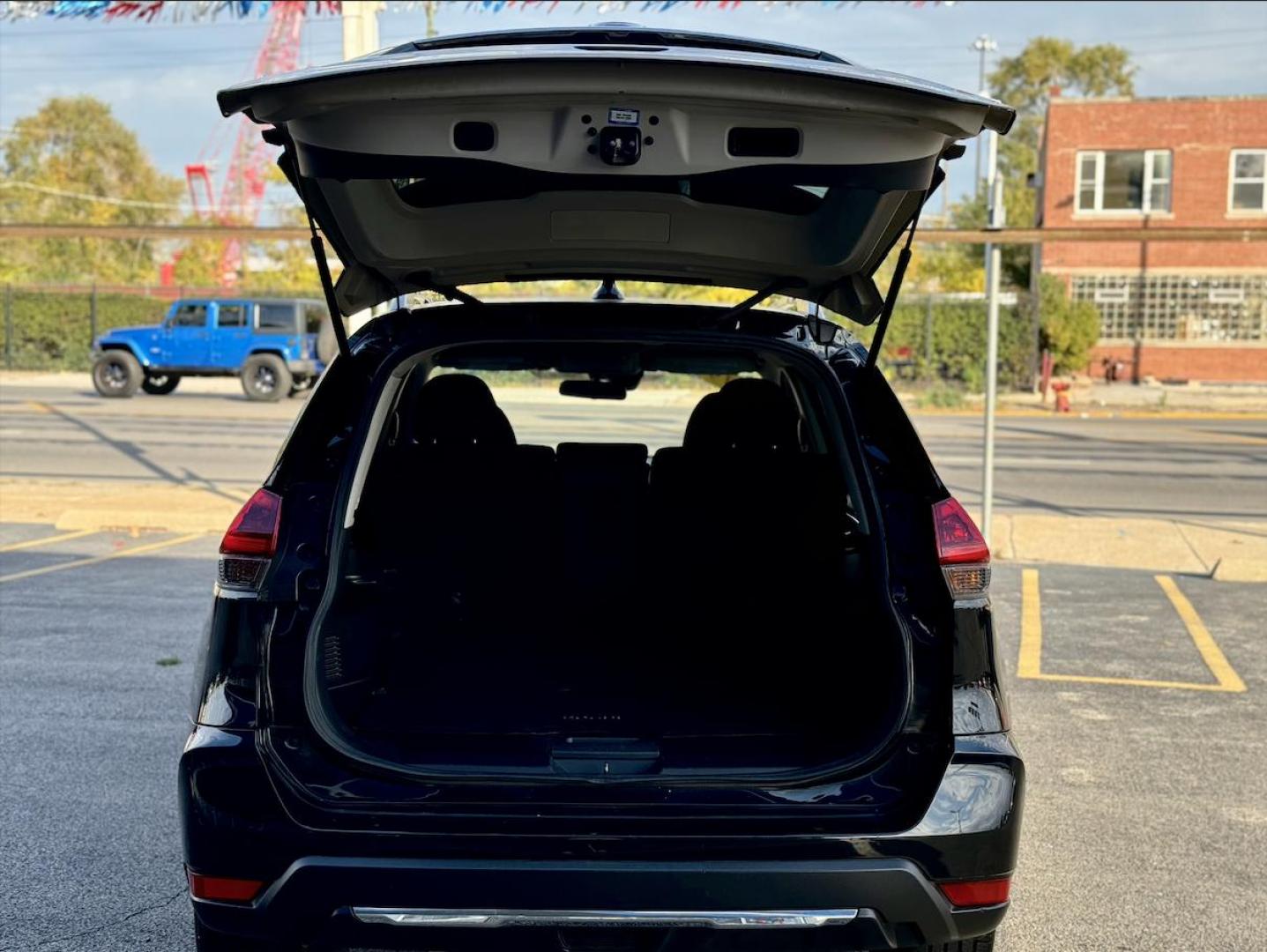 2019 BLACK Nissan Rogue SV 2WD (5N1AT2MT4KC) with an 2.5L L4 DOHC 16V engine, CVT transmission, located at 7600 S Western Ave., Chicago, IL, 60620, (773) 918-3980, 0.000000, 0.000000 - Photo#3