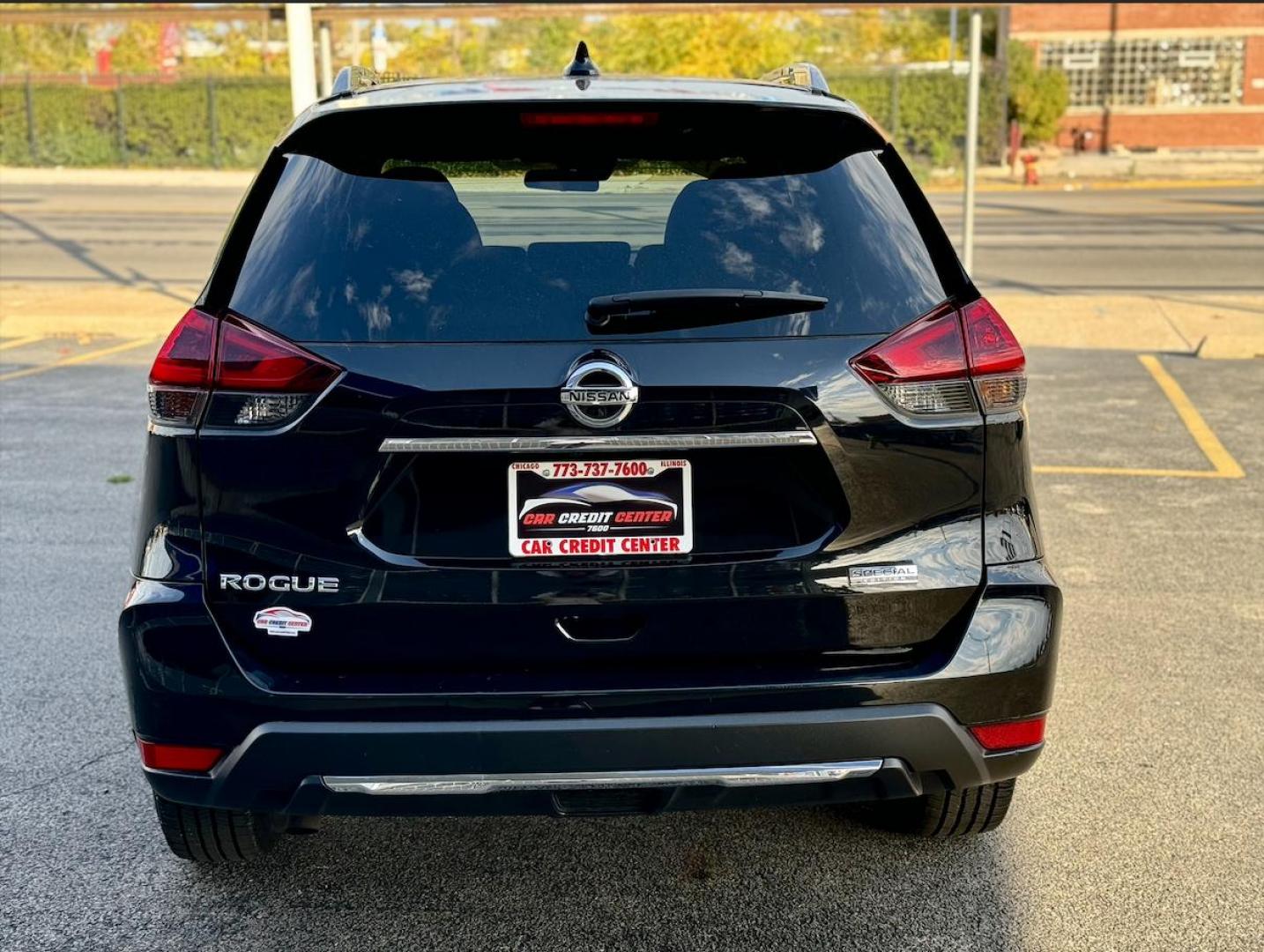 2019 BLACK Nissan Rogue SV 2WD (5N1AT2MT4KC) with an 2.5L L4 DOHC 16V engine, CVT transmission, located at 7600 S Western Ave., Chicago, IL, 60620, (773) 918-3980, 0.000000, 0.000000 - Photo#4