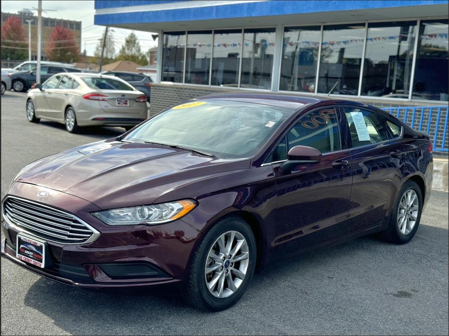 2017 RED Ford Fusion SE (3FA6P0H73HR) with an 2.5L L4 DOHC 16V engine, 6A transmission, located at 7600 S Western Ave., Chicago, IL, 60620, (773) 918-3980, 0.000000, 0.000000 - Photo#2